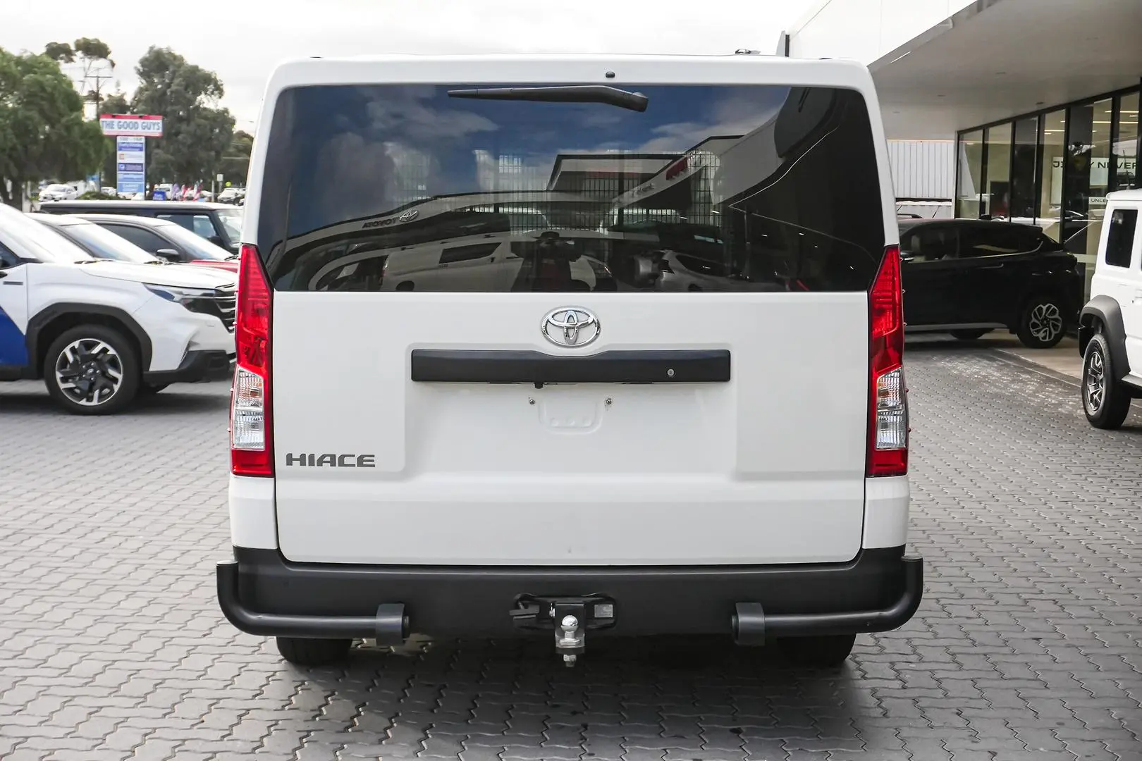 2021 Toyota Hiace Gallery Image 6