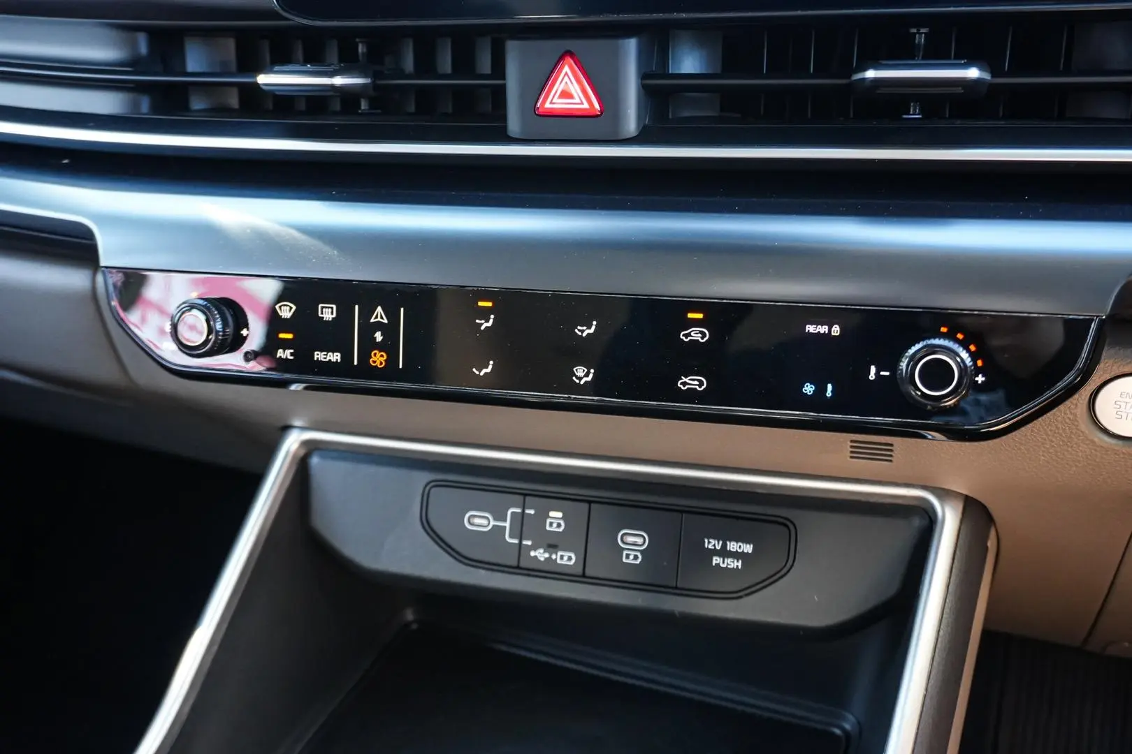 2024 Kia Carnival Gallery Image 22