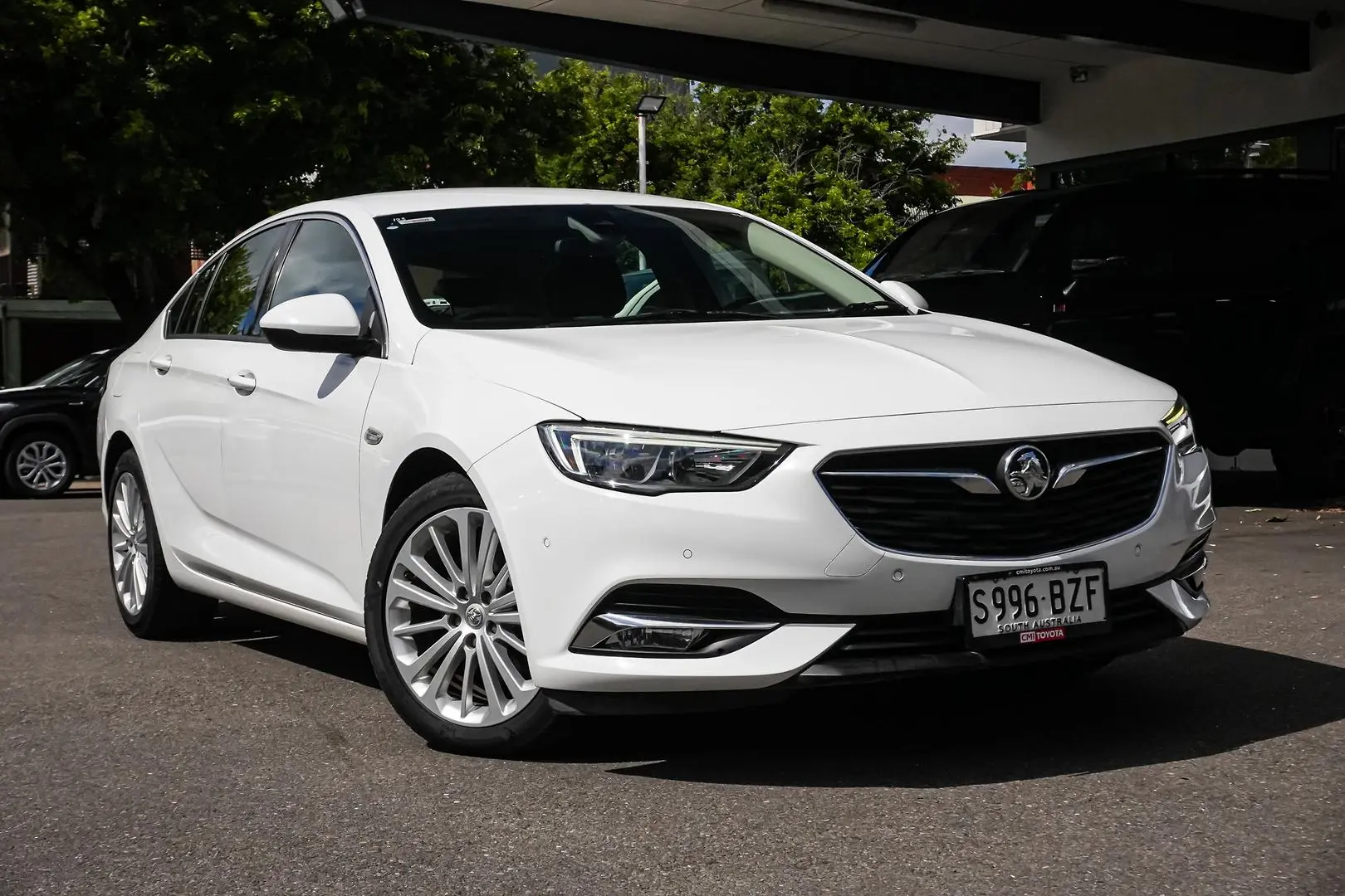 2018 Holden Calais Gallery Image 1