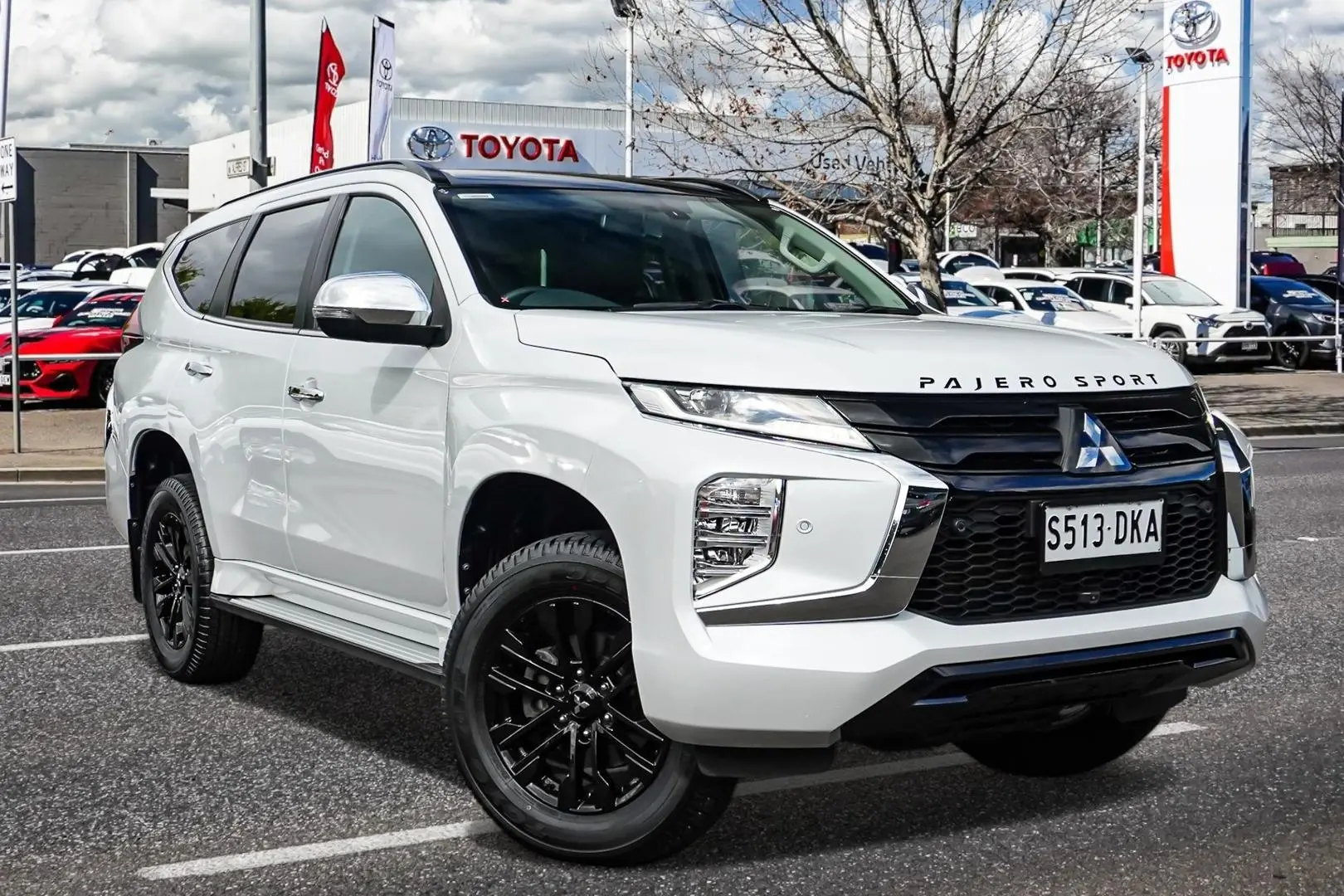 2022 Mitsubishi Pajero Sport Image