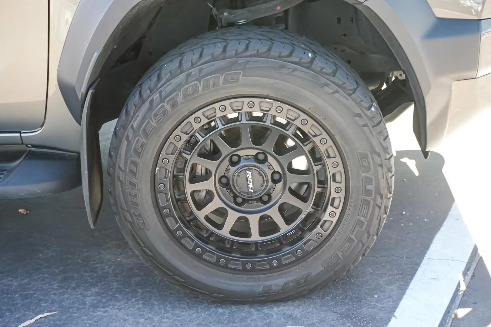 2023 Toyota Hilux Gallery Image 11