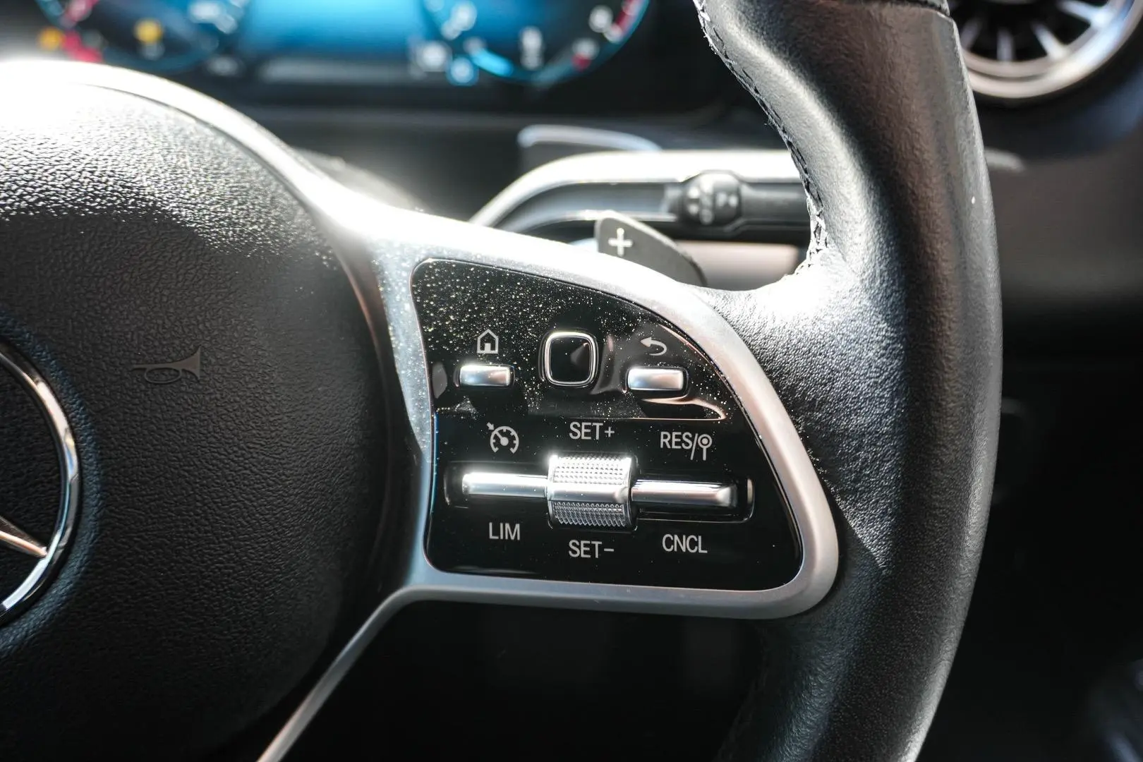 2021 Mercedes-Benz GLB-Class Gallery Image 21