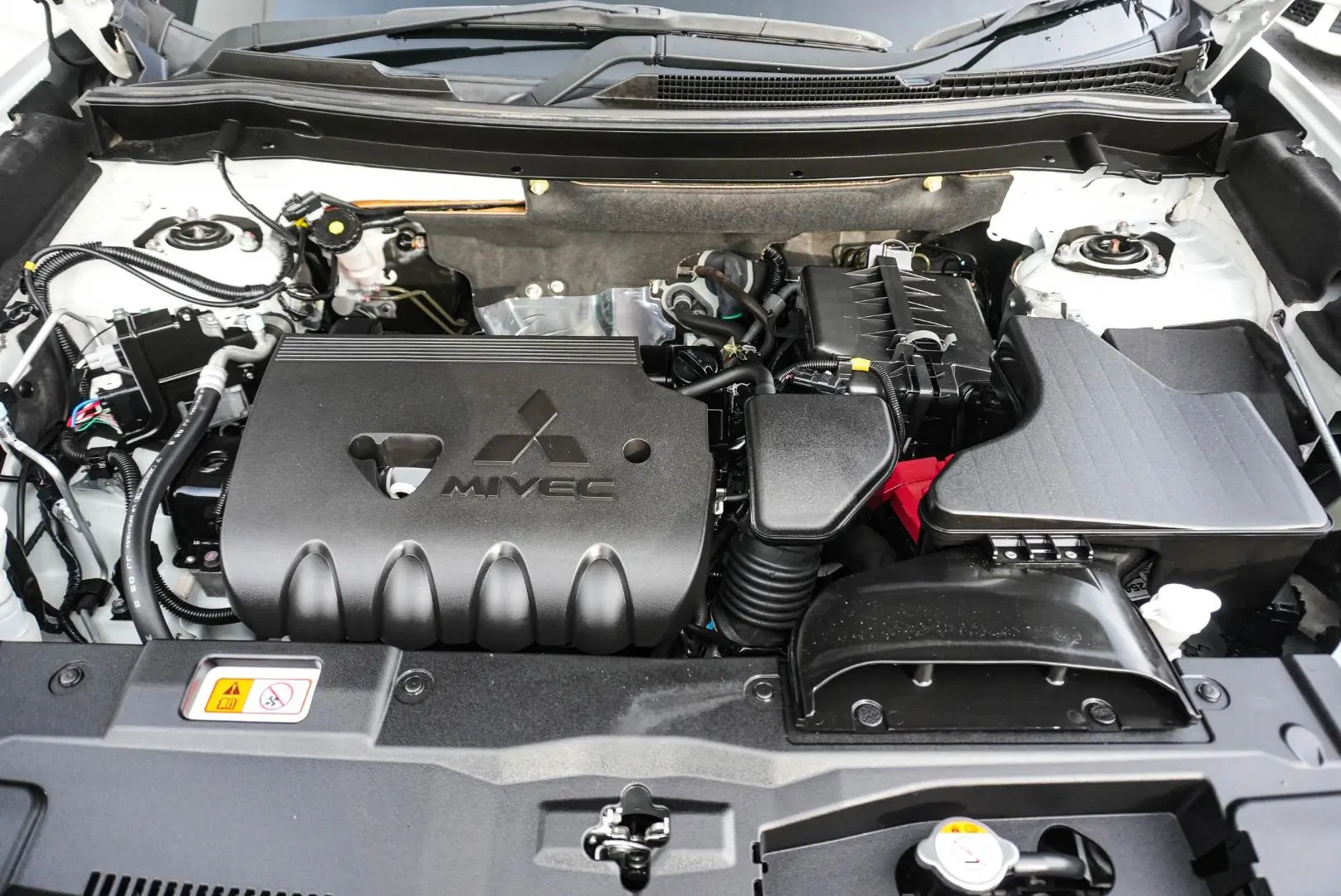 2020 Mitsubishi Outlander Gallery Image 22