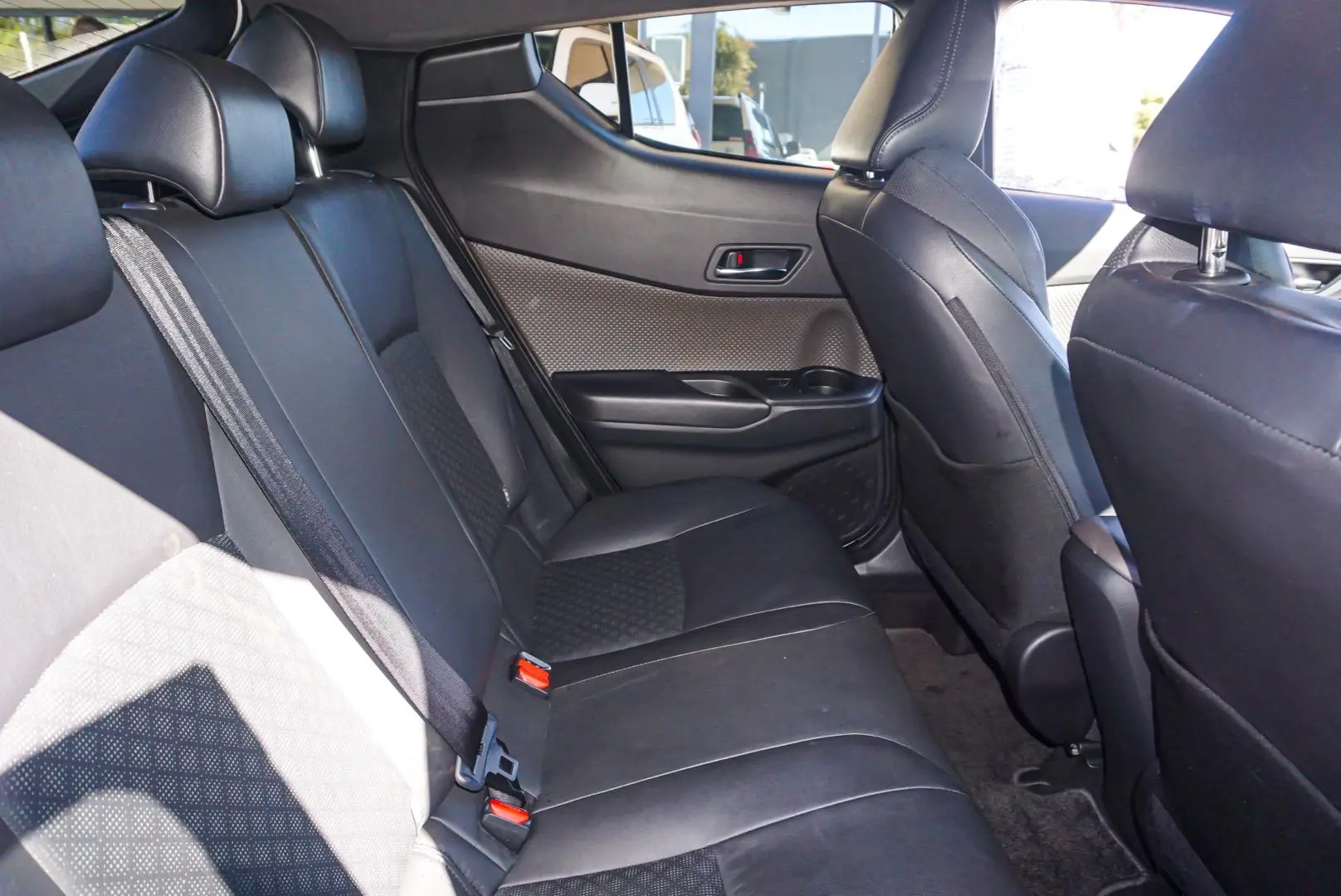 2023 Toyota C-HR Gallery Image 7