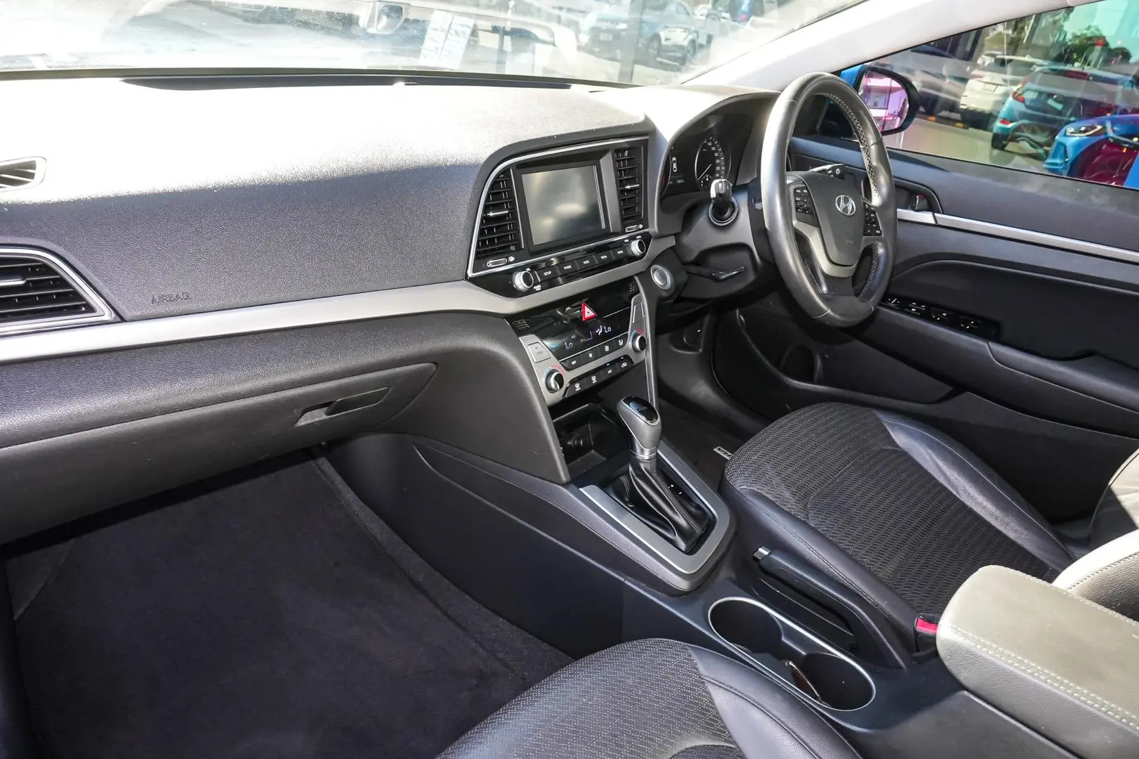 2016 Hyundai Elantra Gallery Image 11