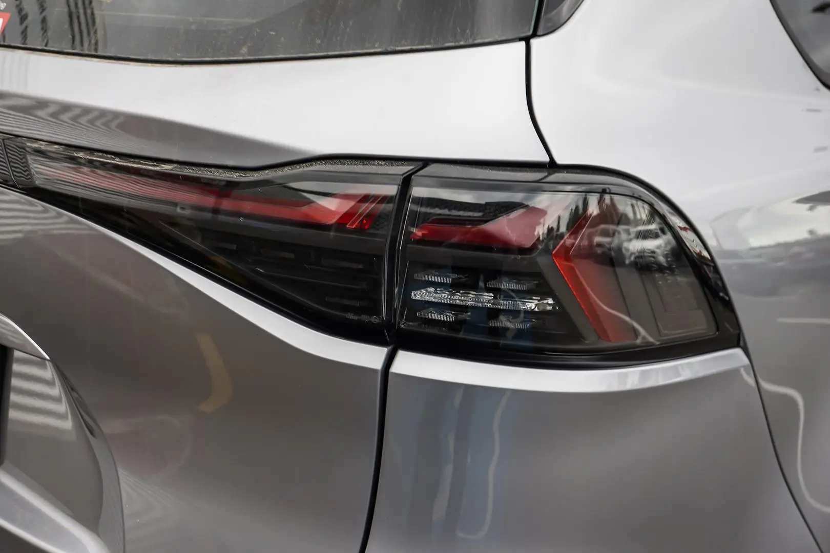 2025 Isuzu MU-X Gallery Image 13