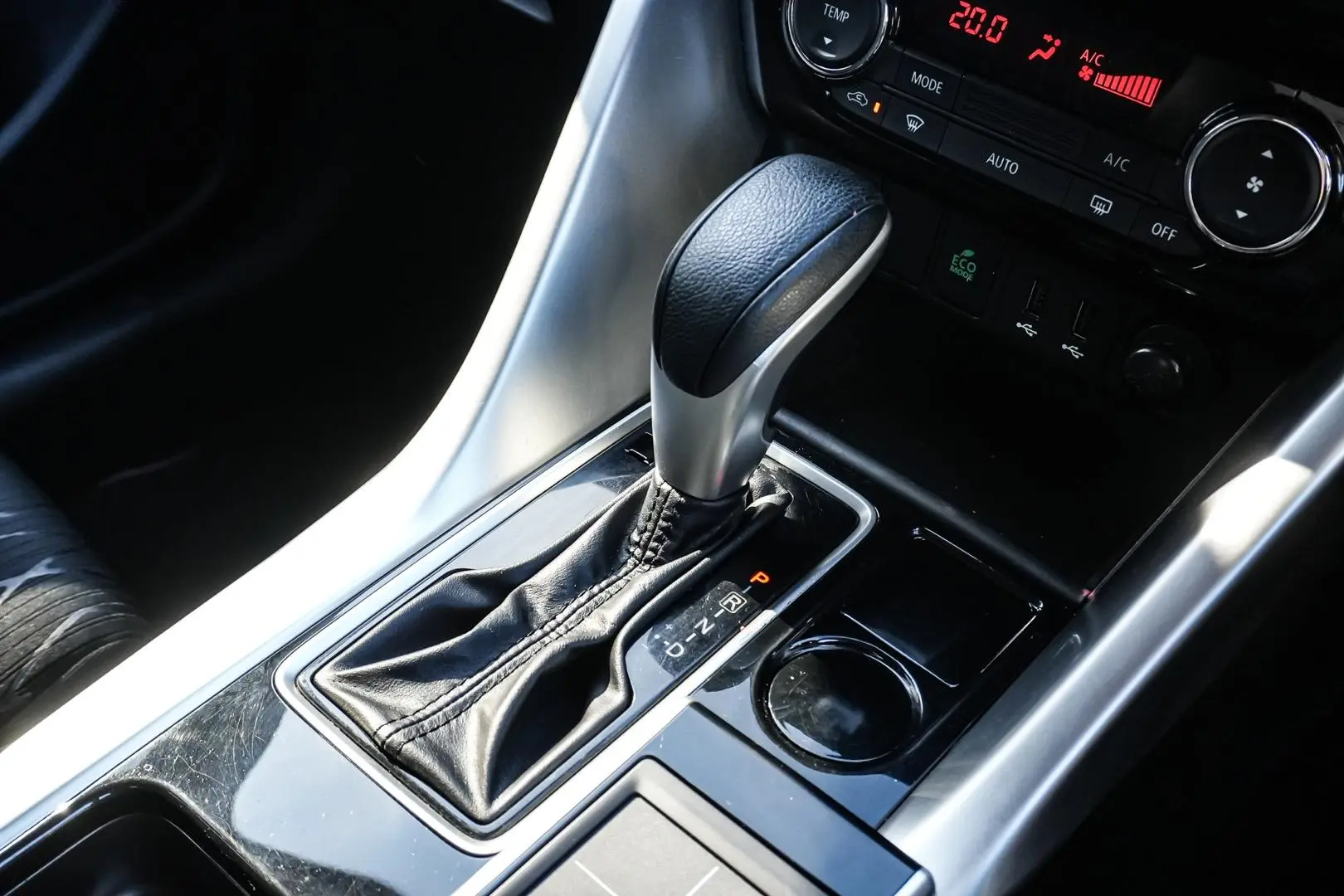 2020 Mitsubishi Eclipse Cross Gallery Image 17