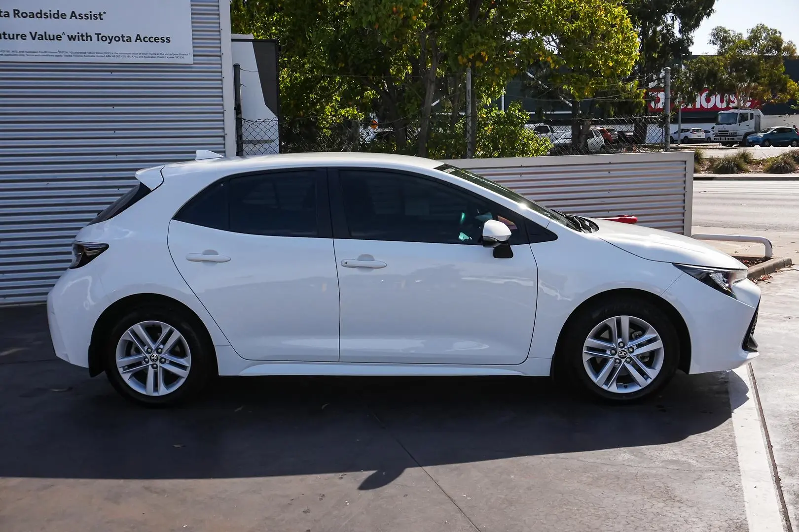 2019 Toyota Corolla Gallery Image 4