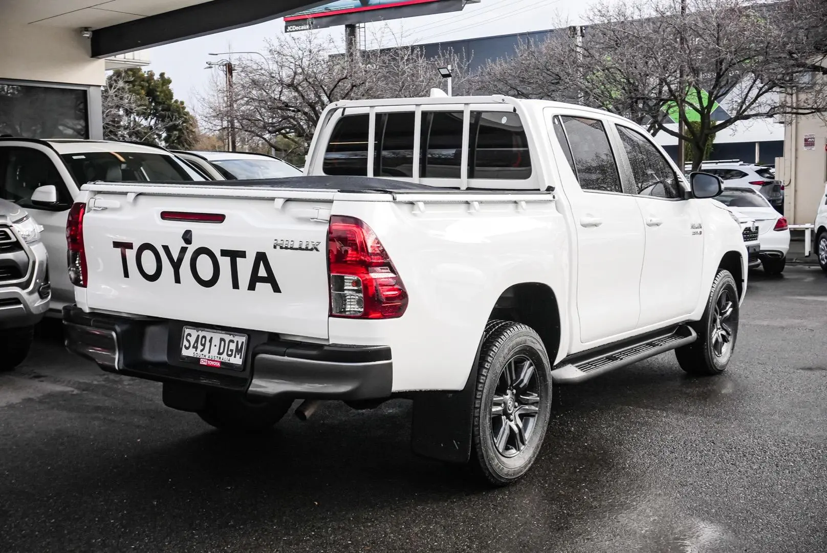 2022 Toyota Hilux Gallery Image 2