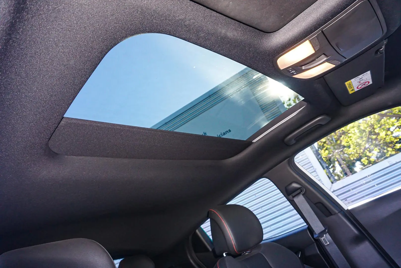 2019 Hyundai Veloster Gallery Image 22