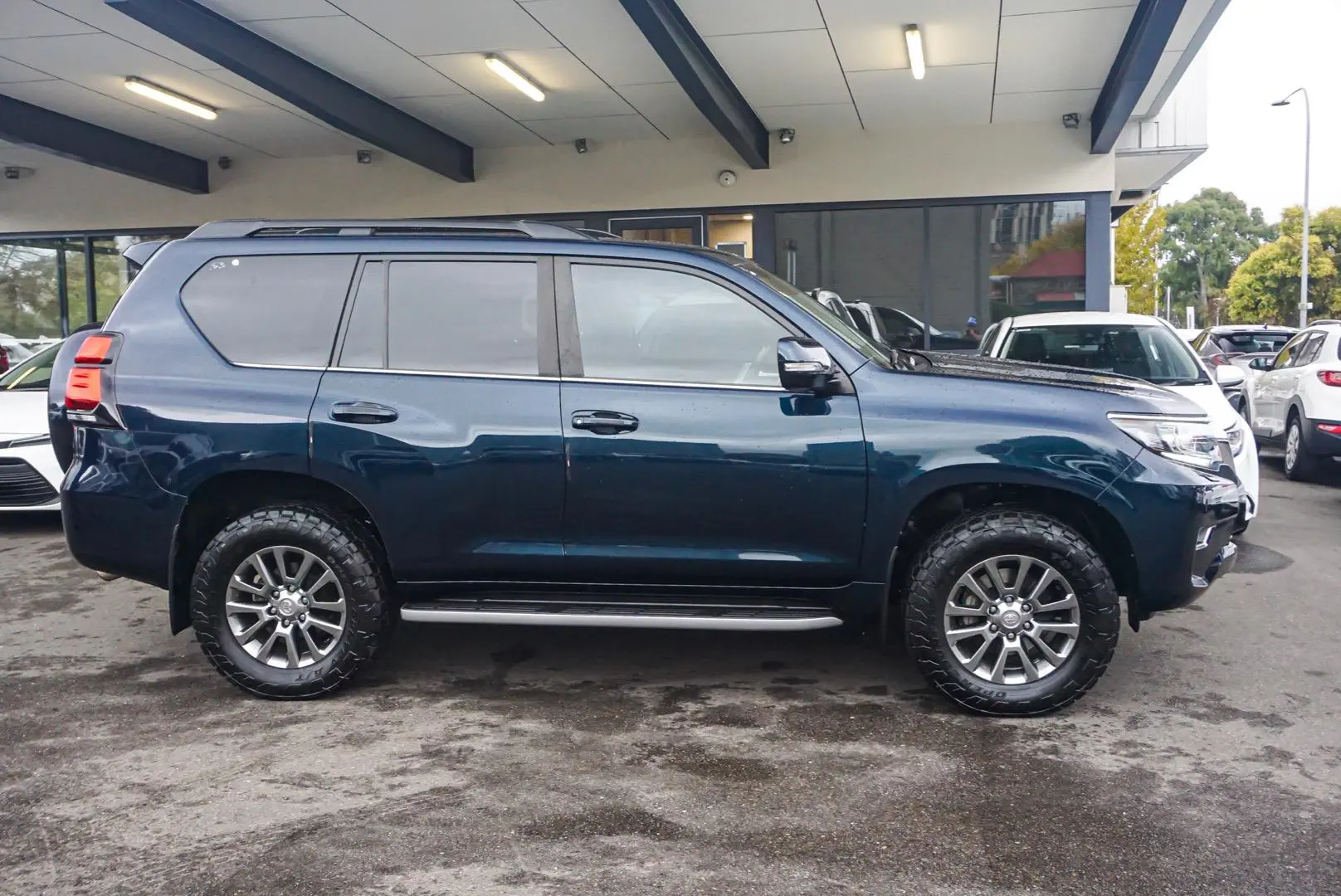 2020 Toyota Landcruiser Prado Gallery Image 3