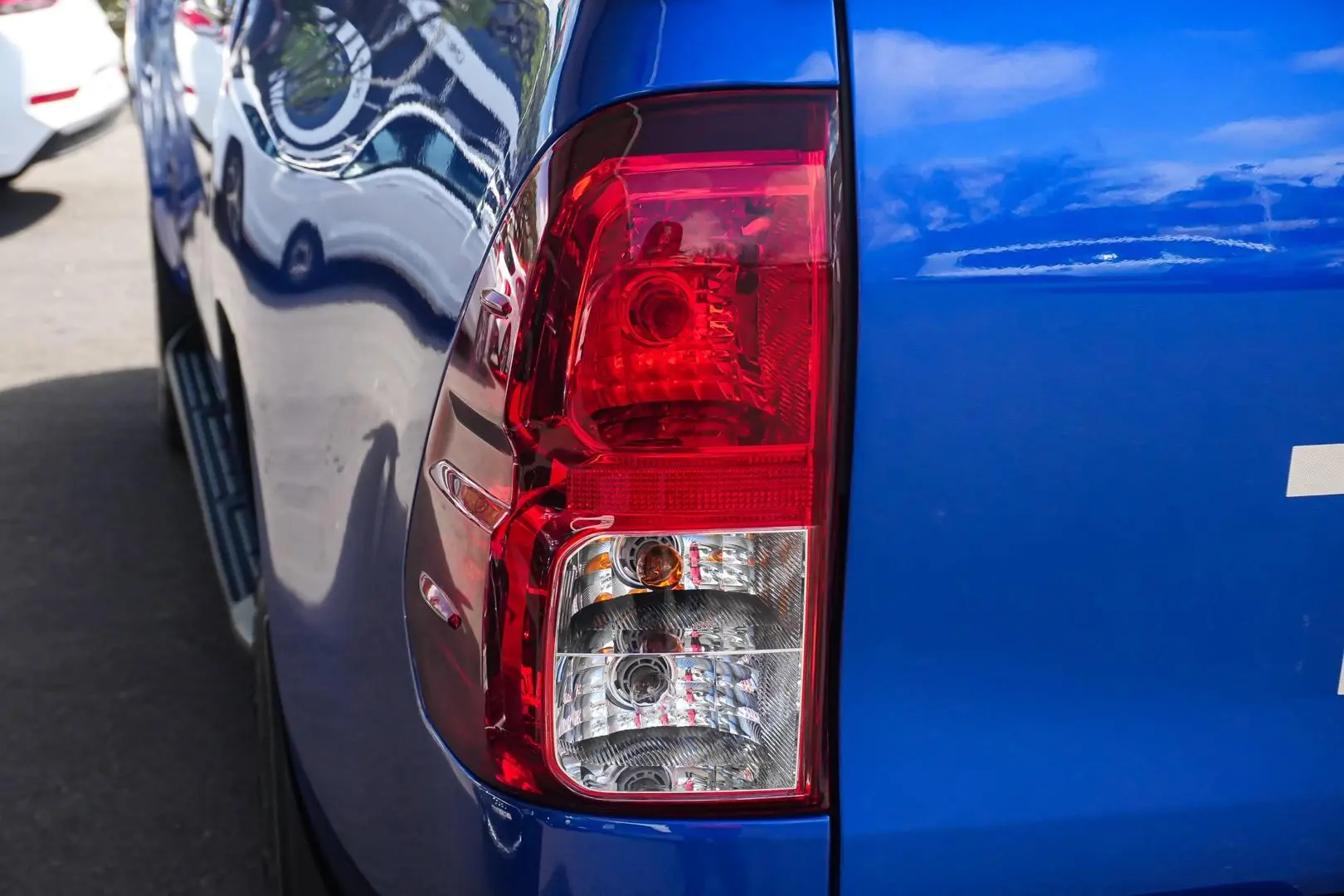 2016 Toyota Hilux Gallery Image 14