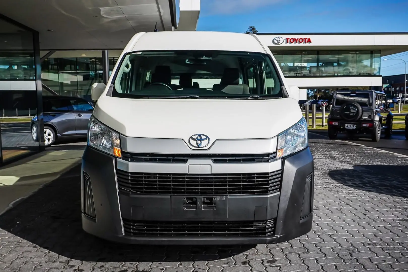 2019 Toyota Hiace Gallery Image 4
