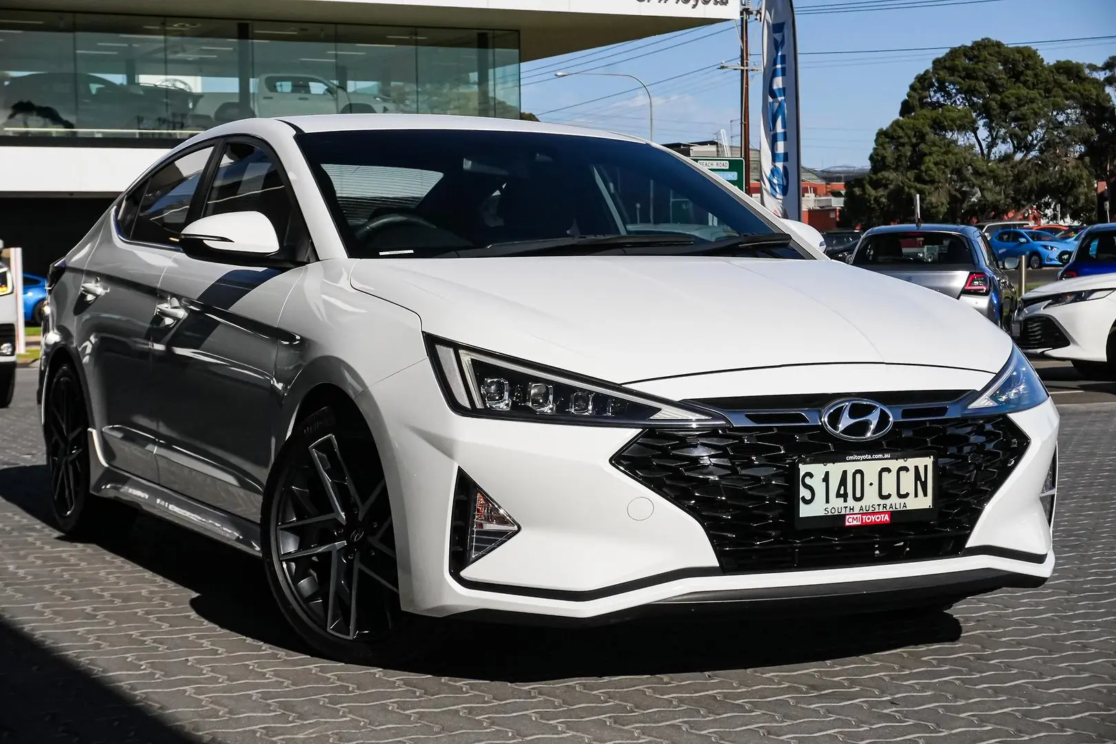 2019 Hyundai Elantra Gallery Image 2