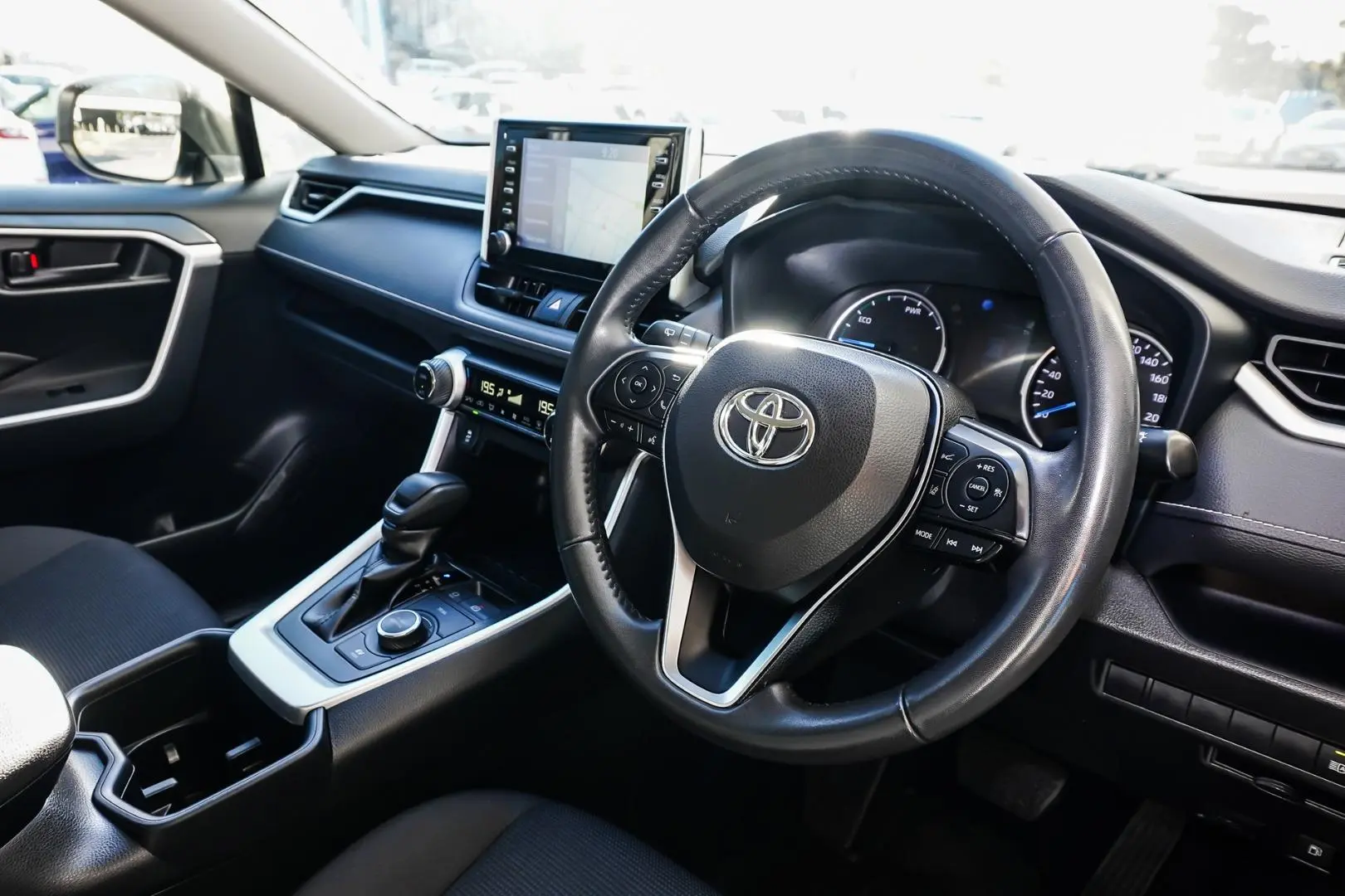 2022 Toyota RAV4 Gallery Image 7