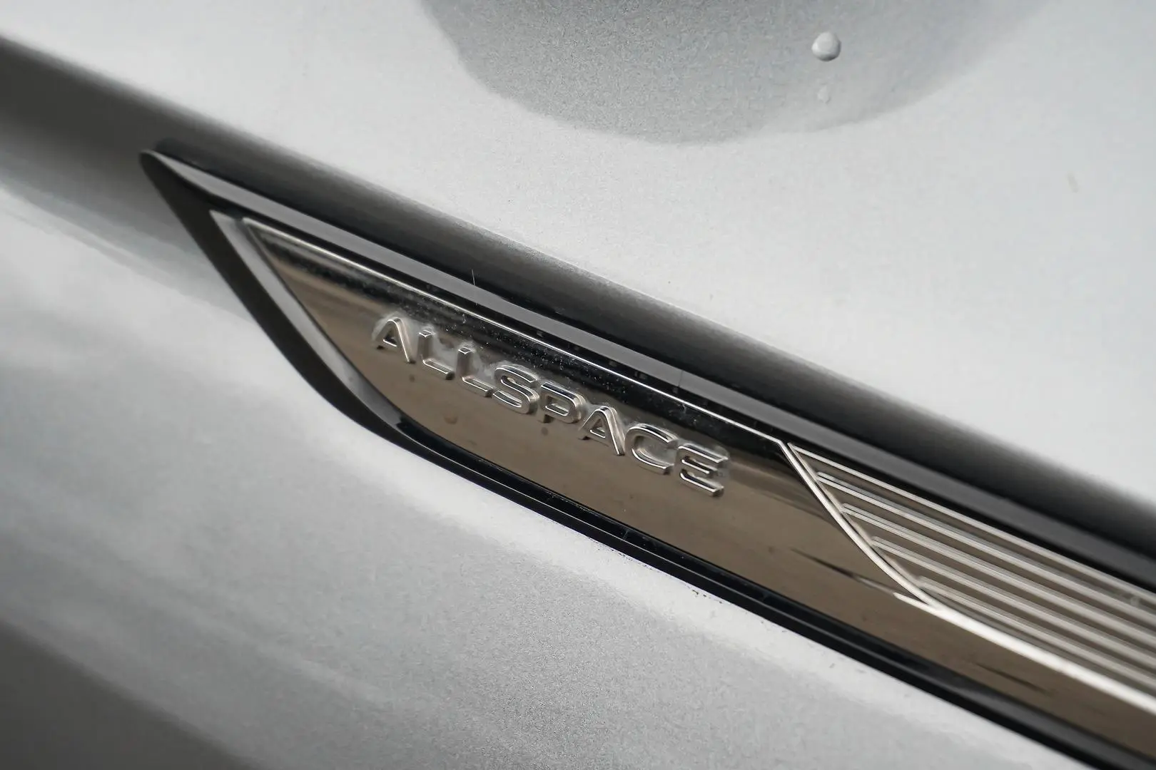 2022 Volkswagen Tiguan Gallery Image 14