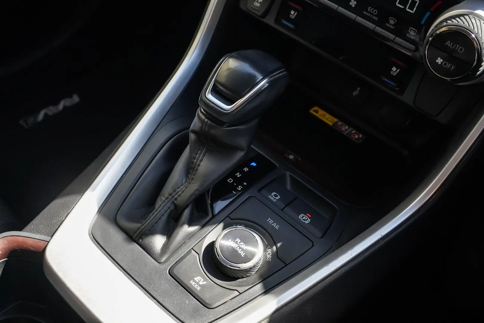 2022 Toyota RAV4 Gallery Image 17