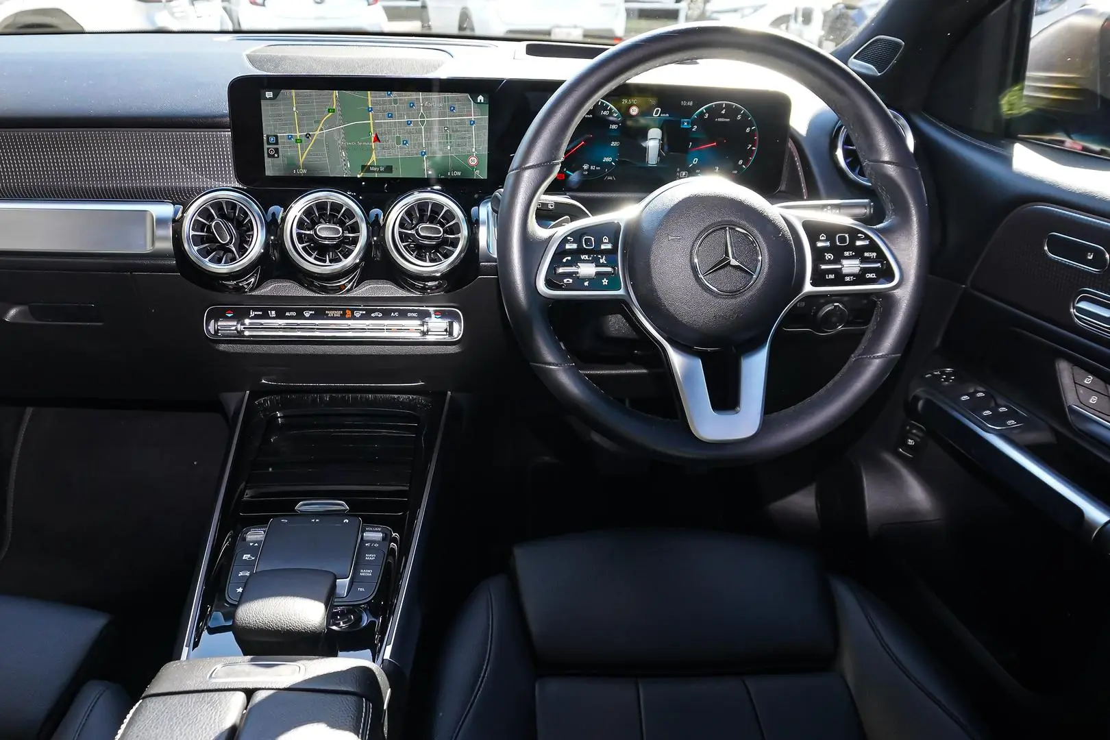 2021 Mercedes-Benz GLB-Class Gallery Image 8