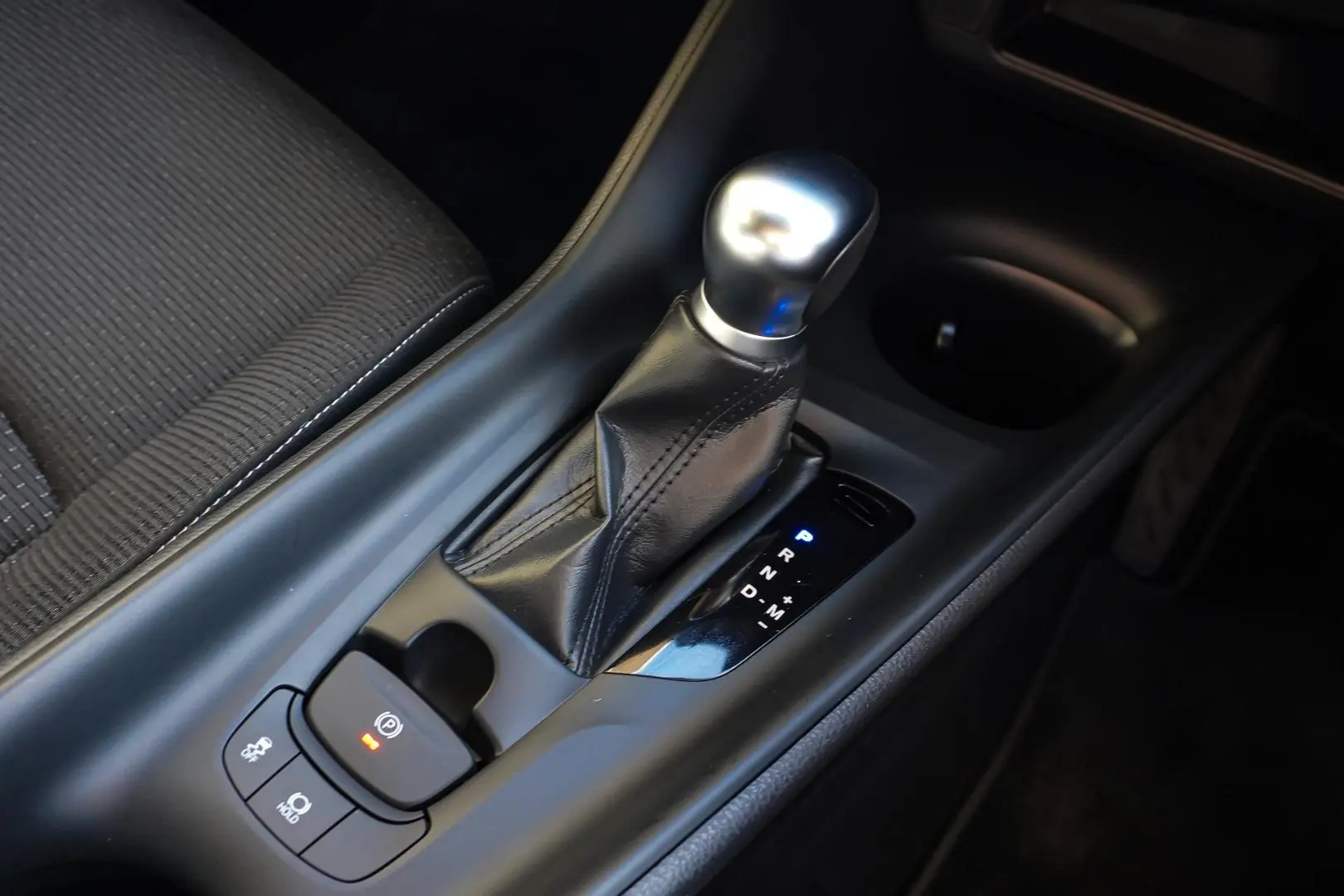 2018 Toyota C-HR Gallery Image 19