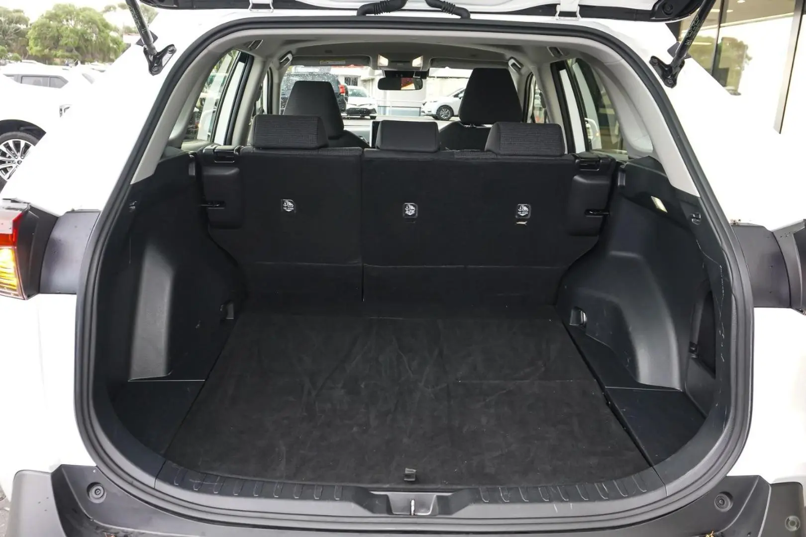 2024 Toyota RAV4 Gallery Image 10