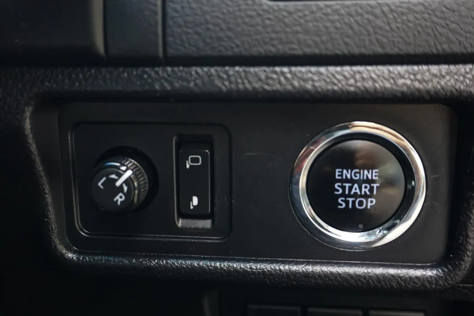 2018 Toyota Landcruiser Prado Gallery Image 24