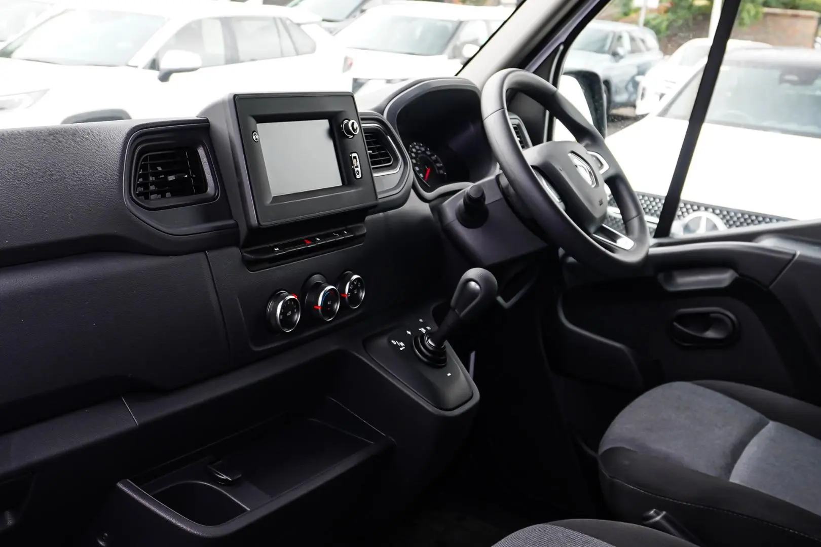 2023 Renault Master Gallery Image 10