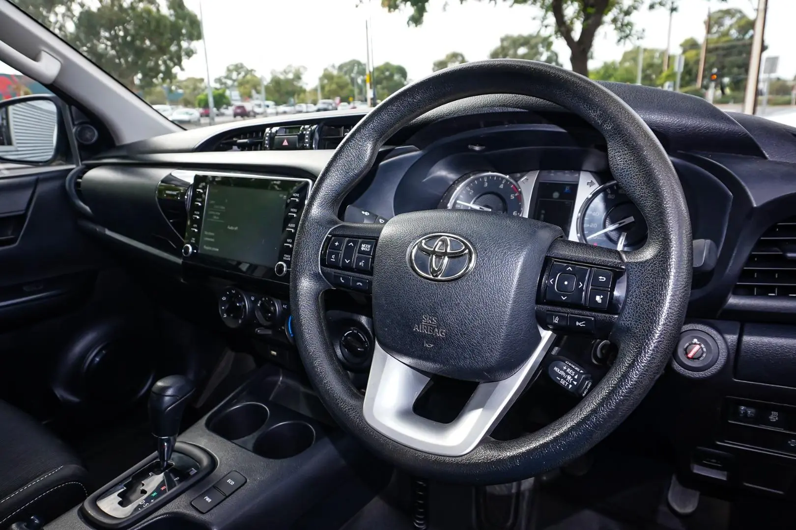 2022 Toyota Hilux Gallery Image 7