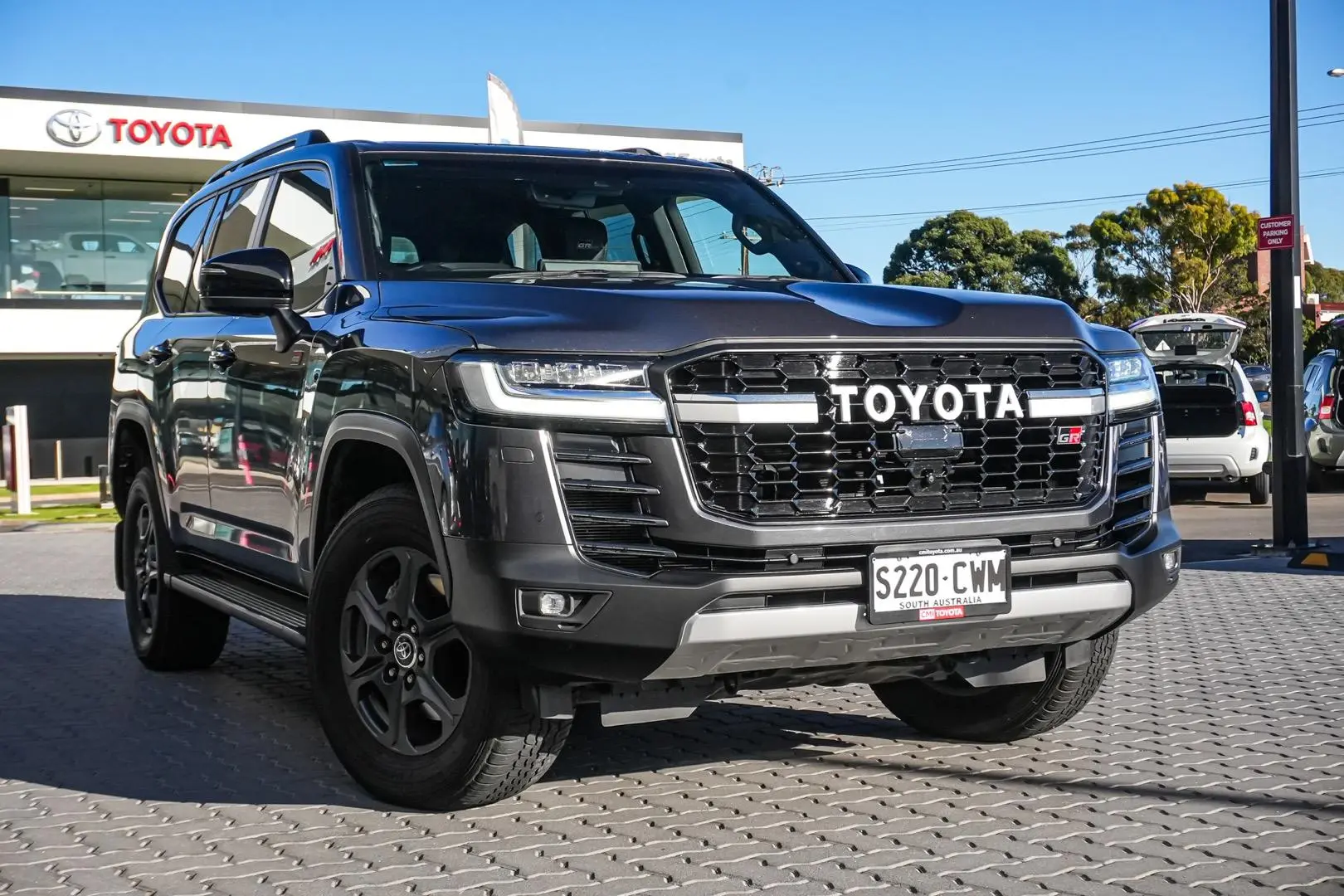 2023 Toyota Landcruiser Gallery Image 2