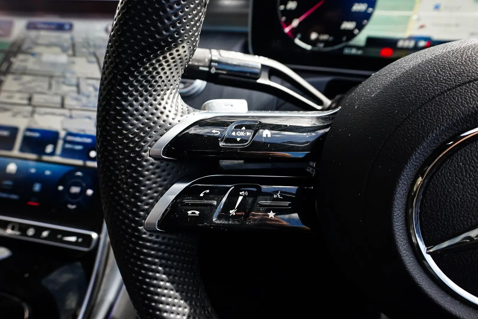 2022 Mercedes-Benz C-Class Gallery Image 21