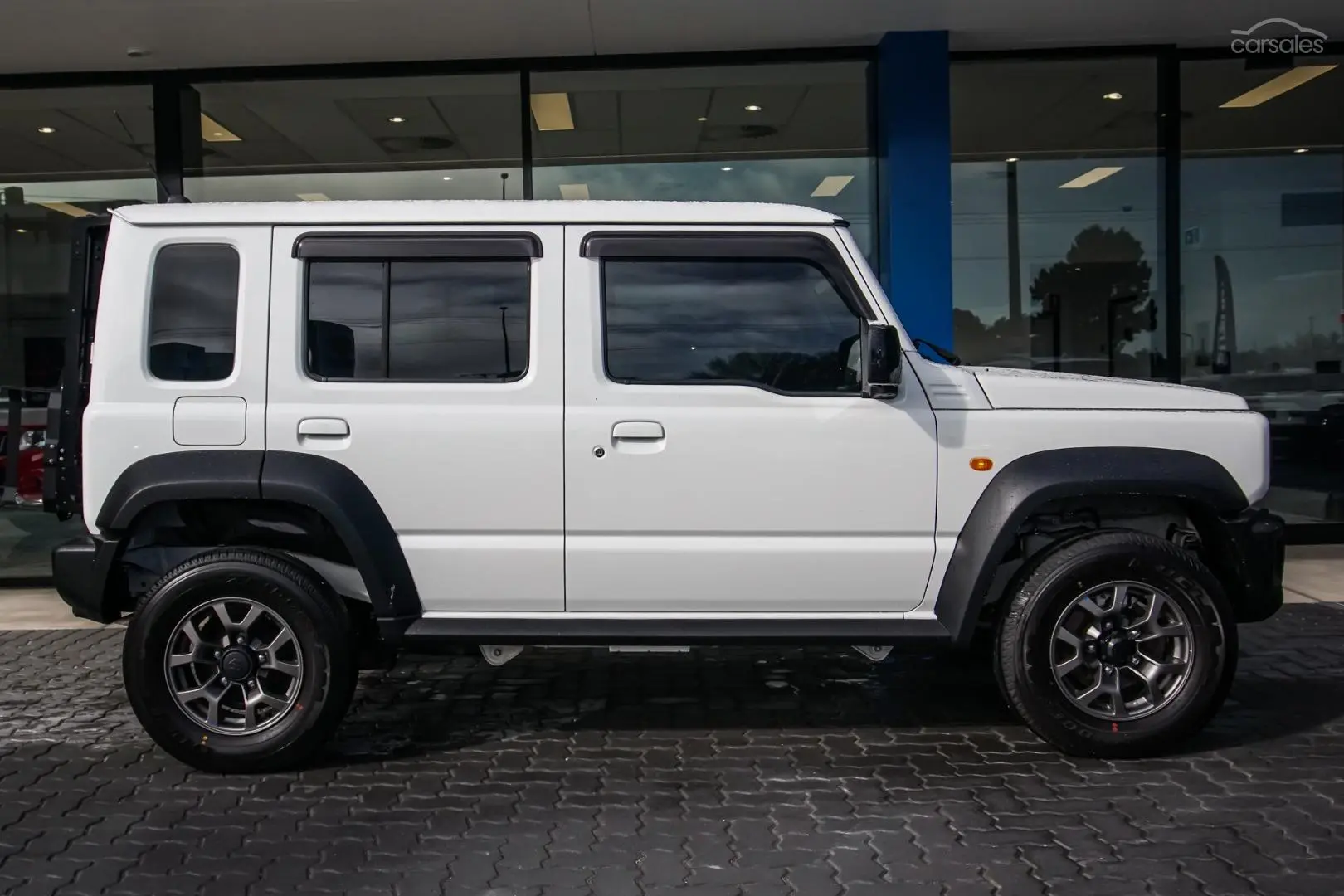 2023 Suzuki Jimny Image 3