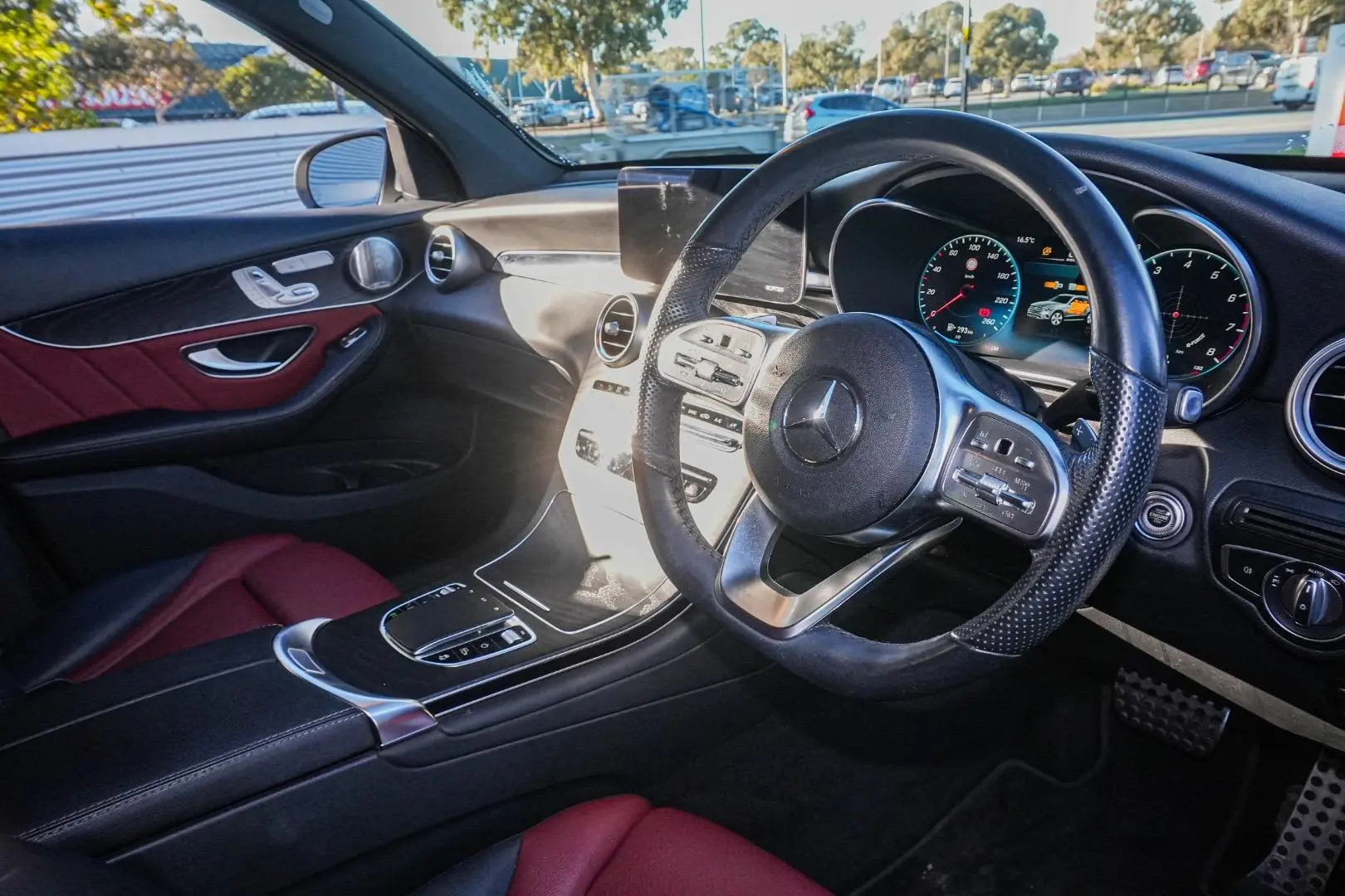 2021 Mercedes-Benz GLC-Class Gallery Image 7