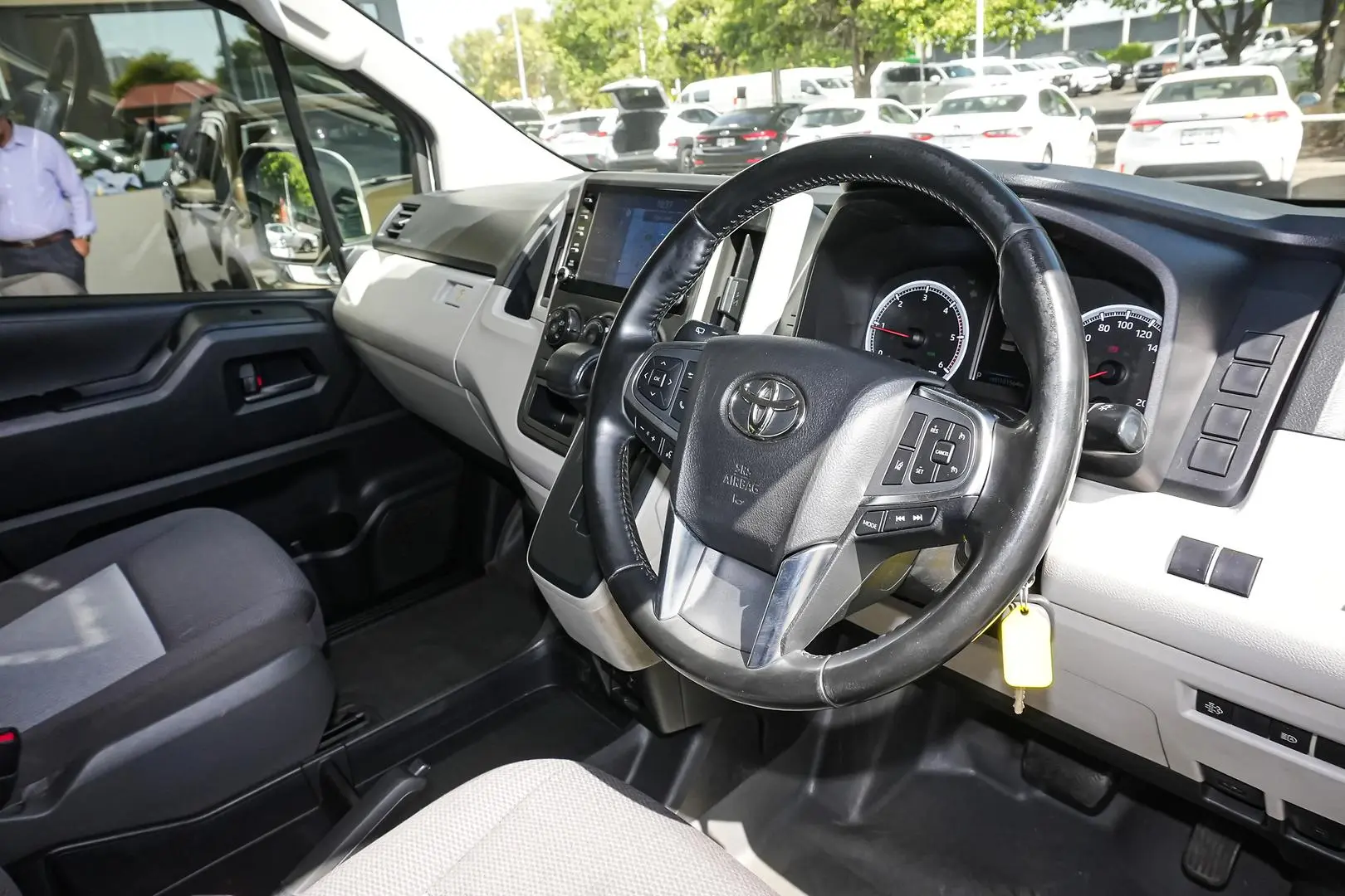 2020 Toyota Hiace Gallery Image 14