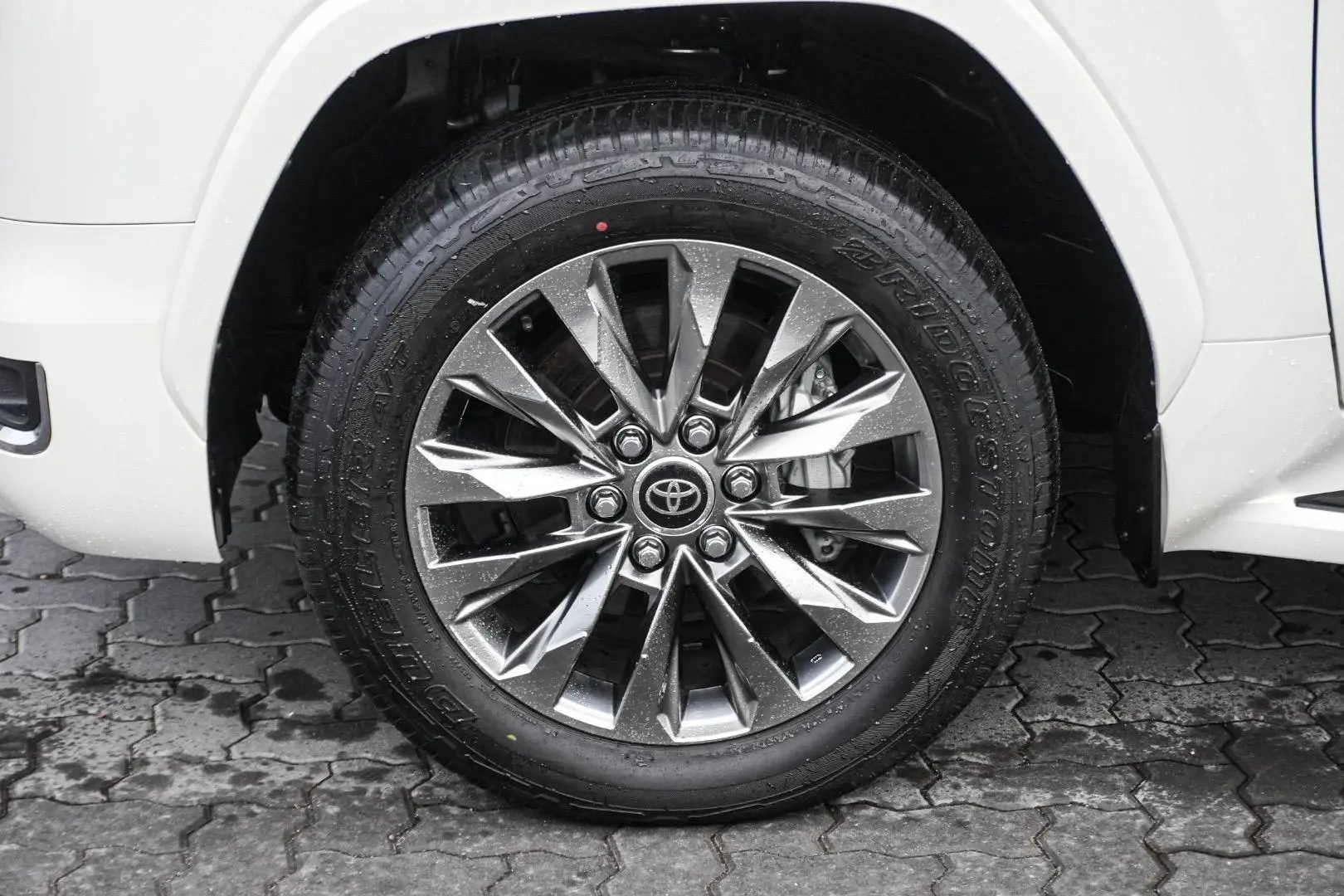 2022 Toyota Landcruiser Gallery Image 13