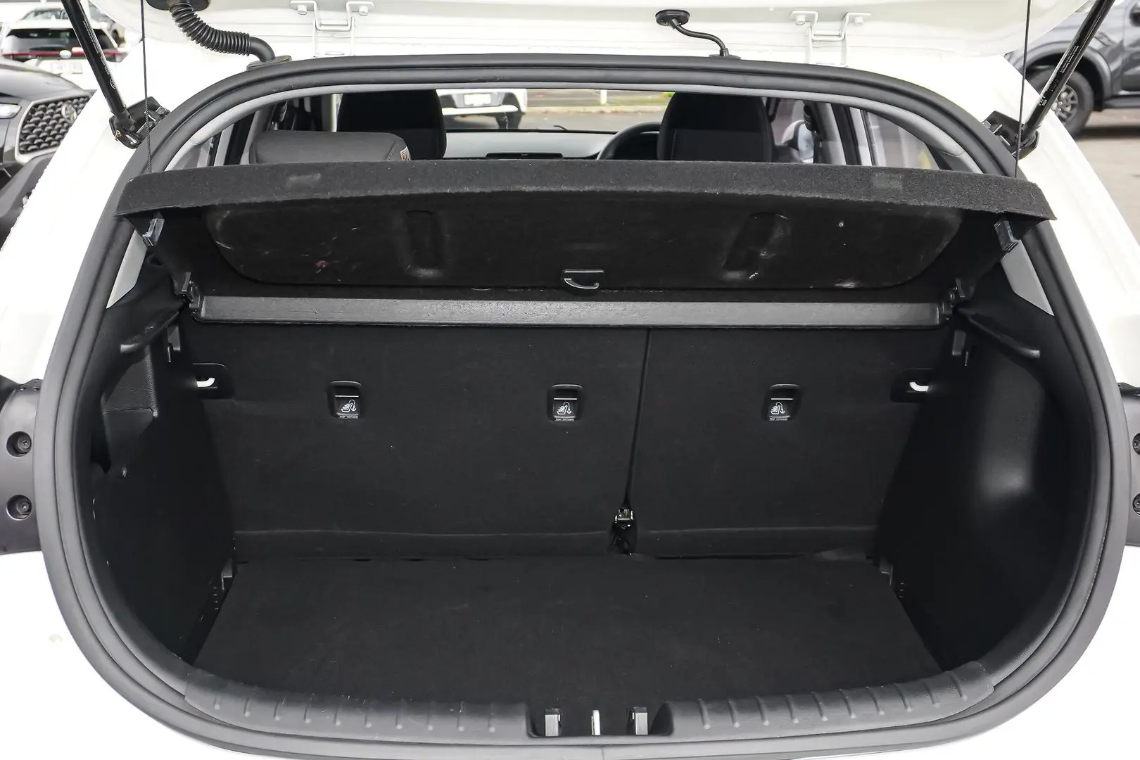 2020 Kia Rio Gallery Image 10