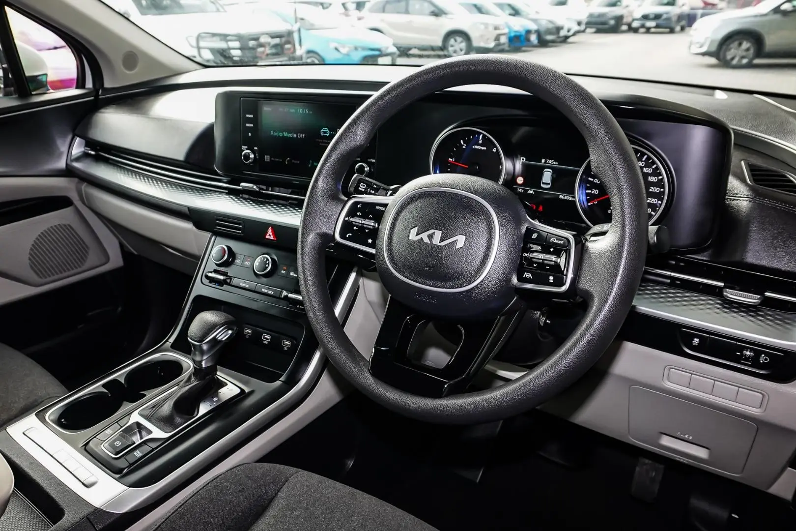 2023 Kia Carnival Gallery Image 6