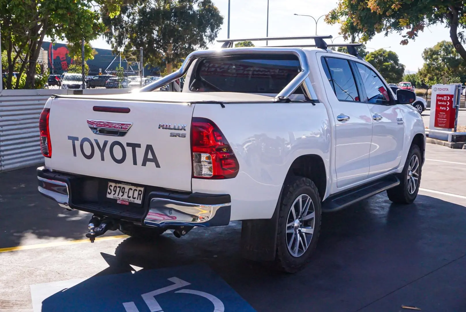 2020 Toyota Hilux Gallery Image 2