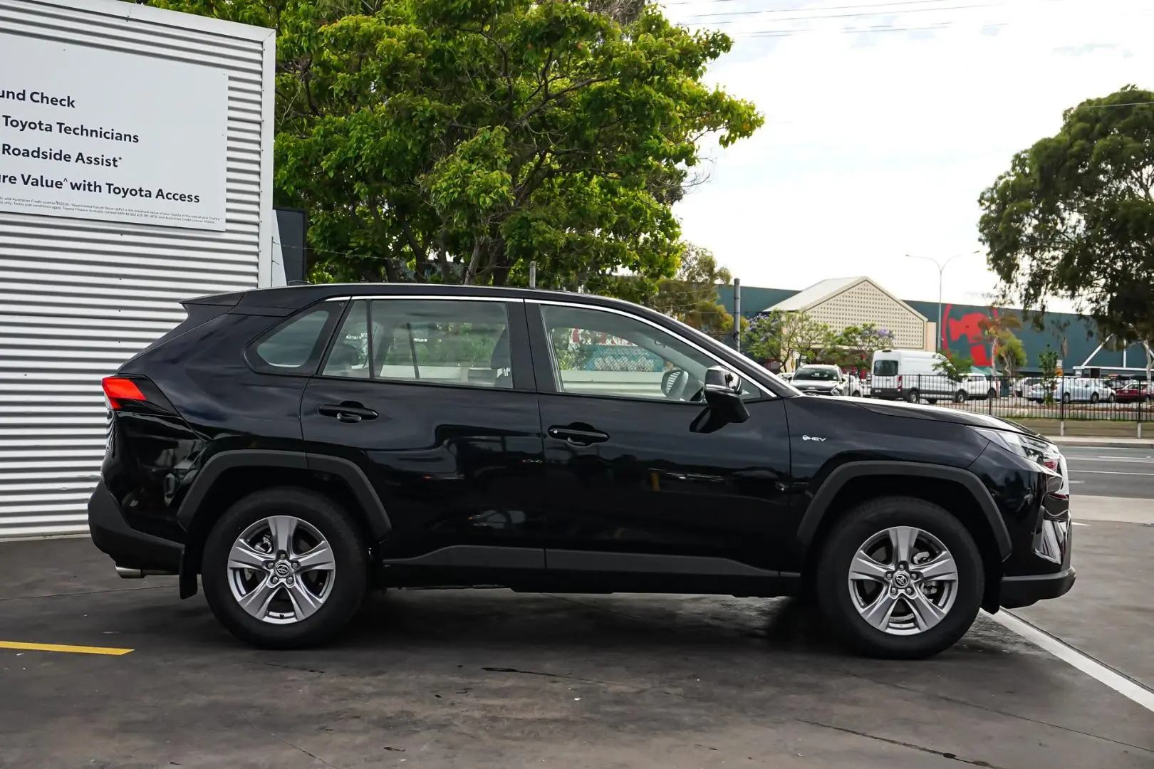 2025 Toyota RAV4 Gallery Image 4