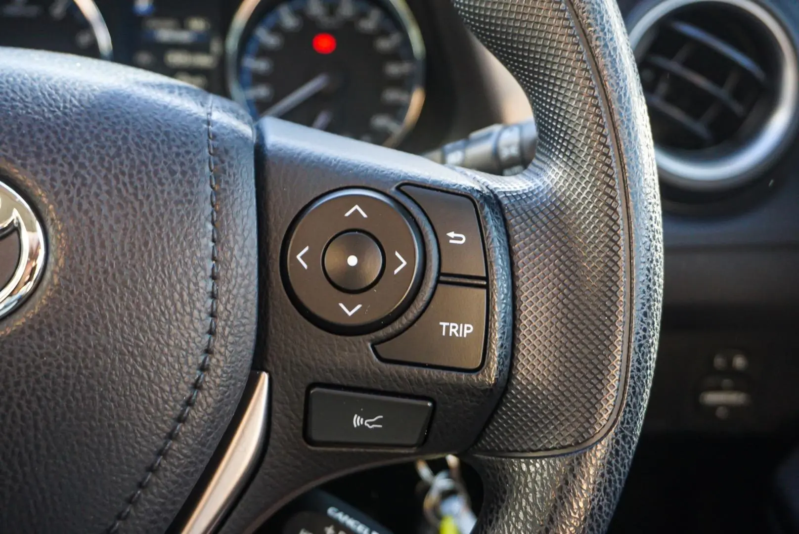 2018 Toyota RAV4 Gallery Image 19