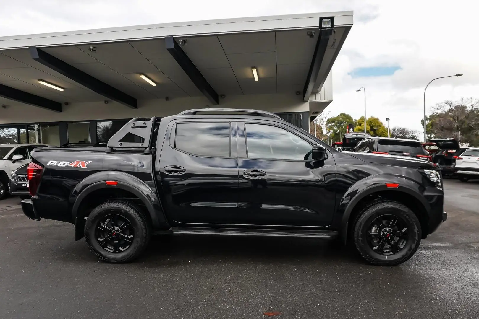 2022 Nissan Navara Gallery Image 4