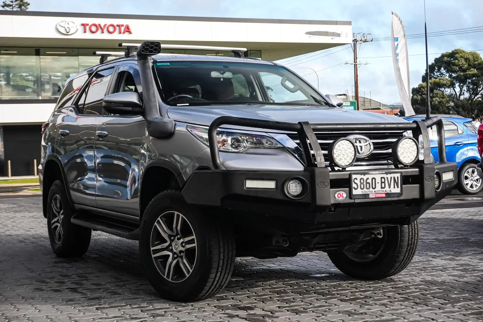 2017 Toyota Fortuner Gallery Image 2
