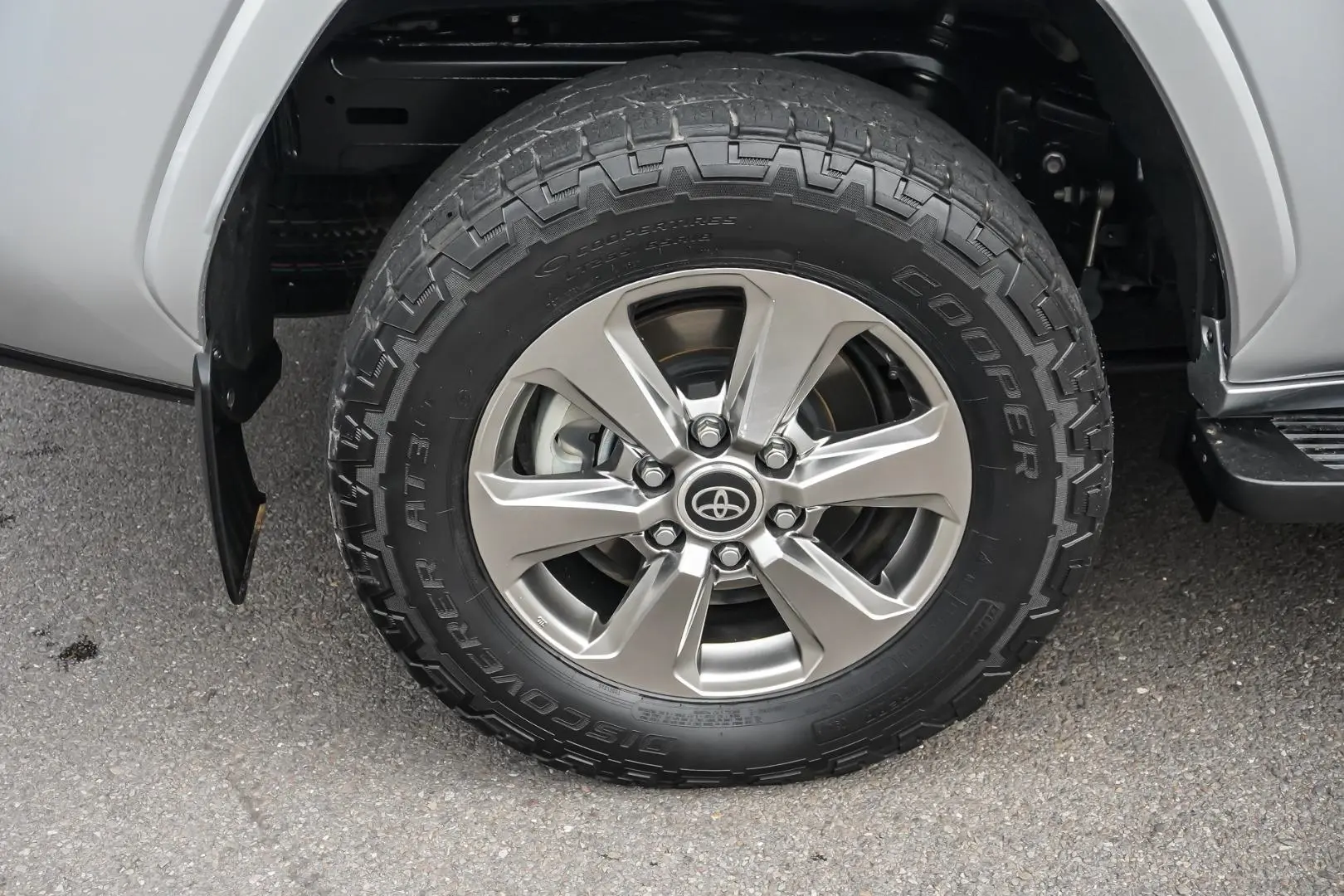 2022 Toyota Landcruiser Gallery Image 17