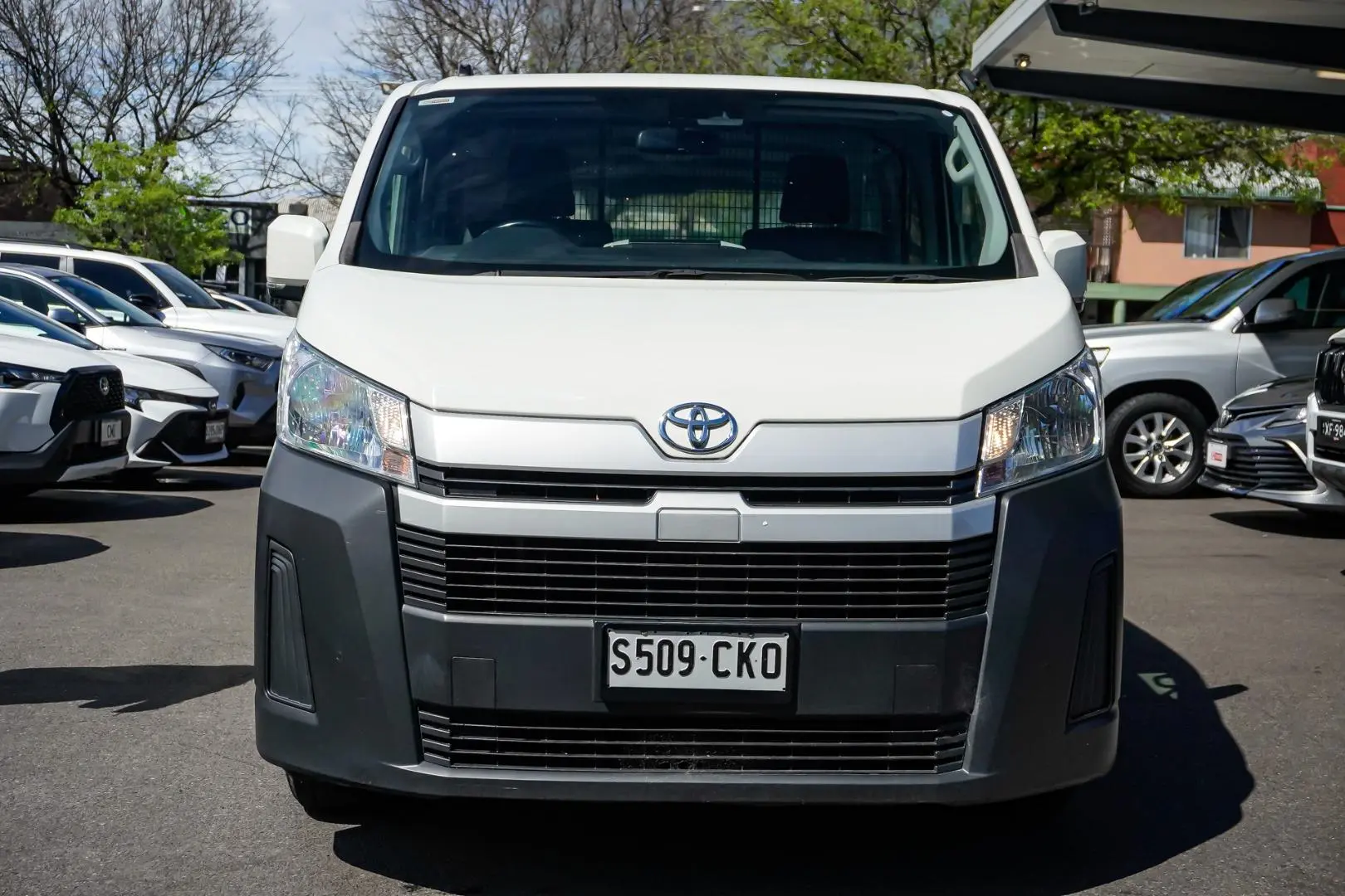 2021 Toyota Hiace Gallery Image 4