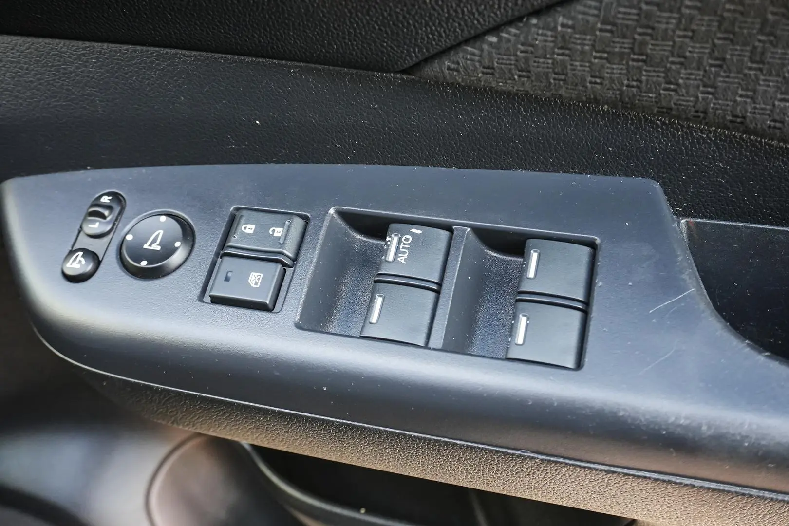 2015 Honda CR-V Gallery Image 15