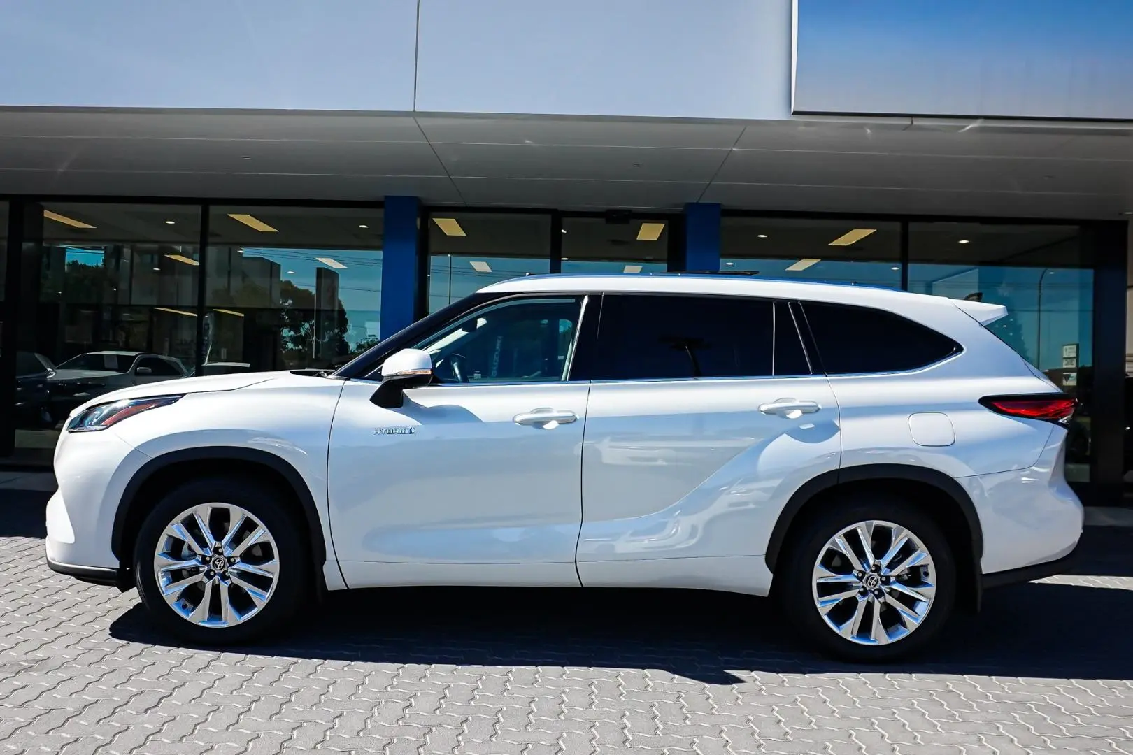 2023 Toyota Kluger Gallery Image 4