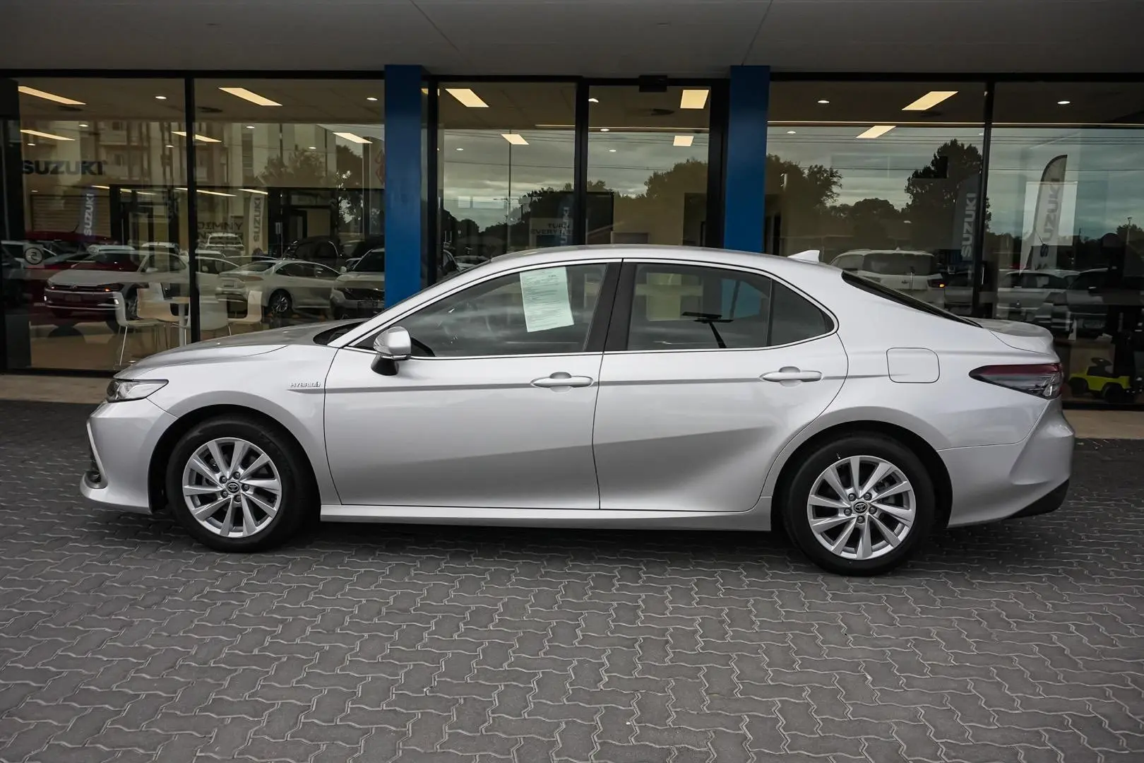 2021 Toyota Camry Gallery Image 4