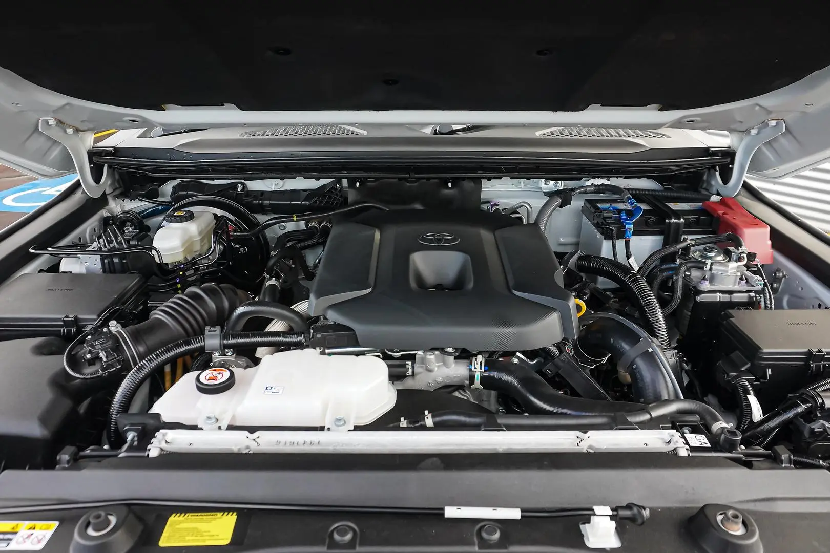 2024 Toyota Landcruiser Prado Gallery Image 24