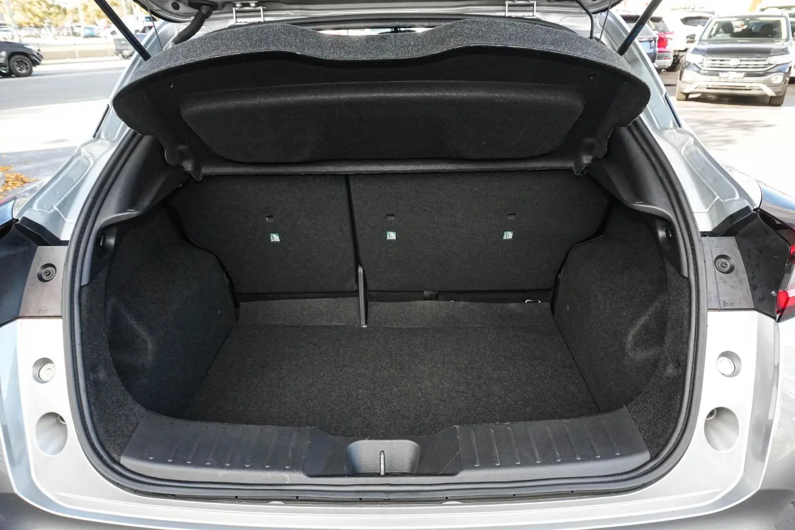 2021 Nissan JUKE Gallery Image 11