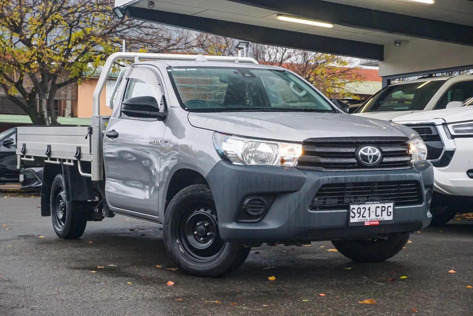 2022 Toyota Hilux Gallery Image 2