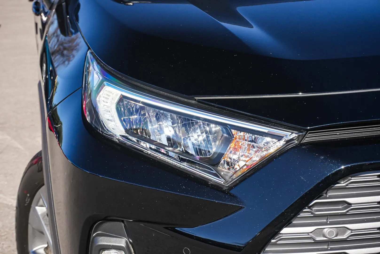2024 Toyota RAV4 Gallery Image 11