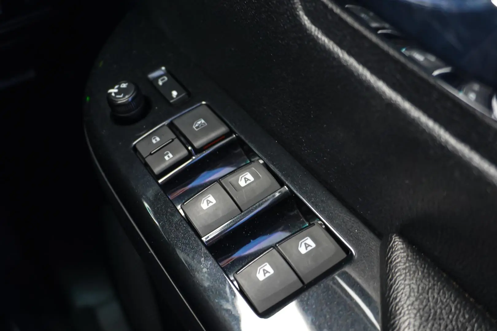 2023 Toyota Hilux Gallery Image 20